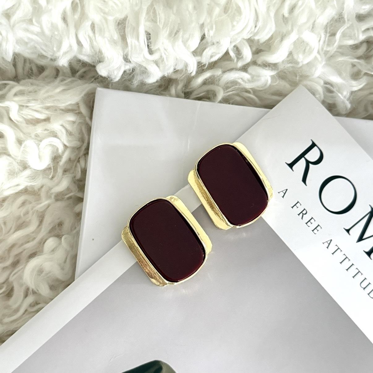 Bordo Betty Küpe