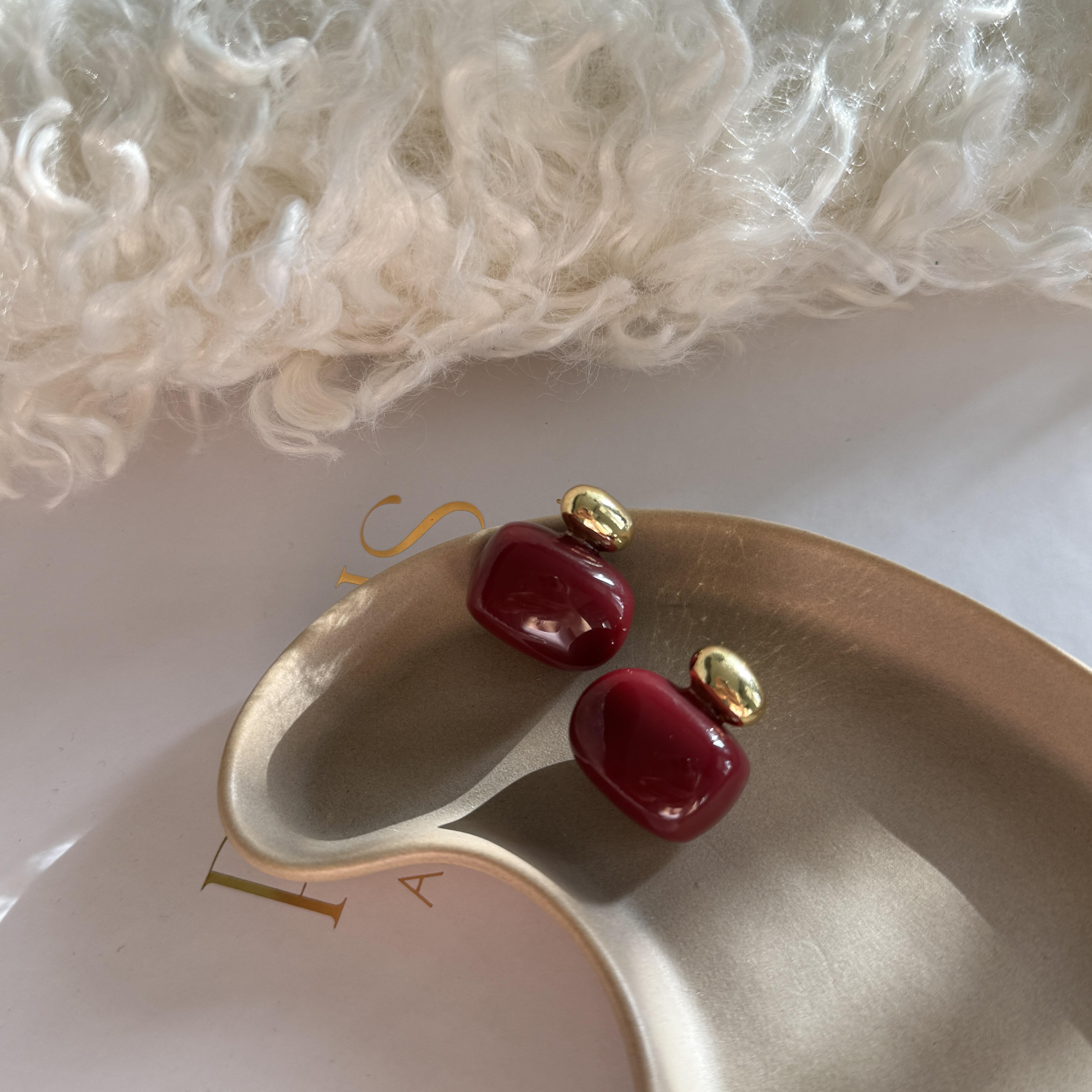 Bordo Gold Detaylı Oval Akrilik Vintage Küpe