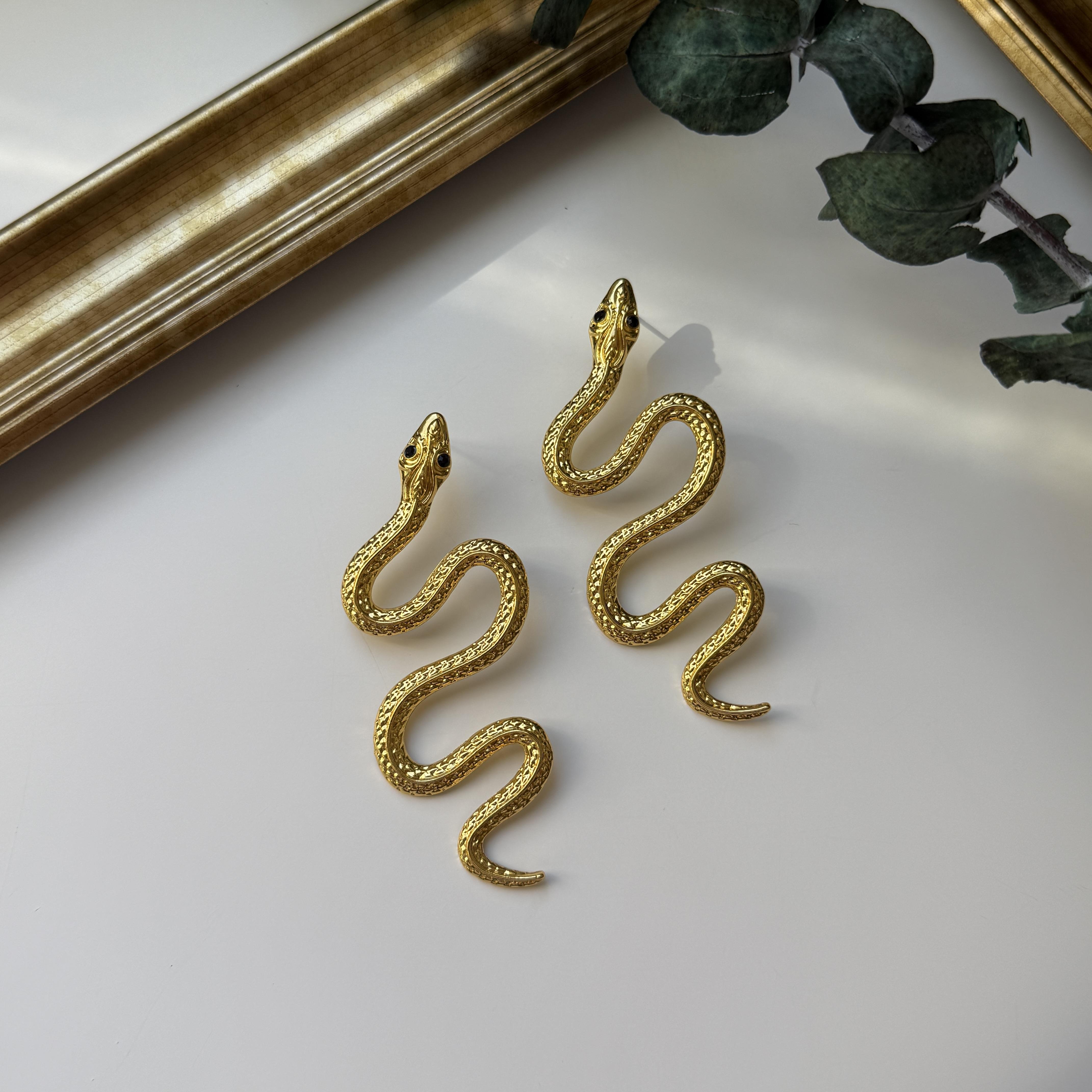 Büyük Yılan Küpe