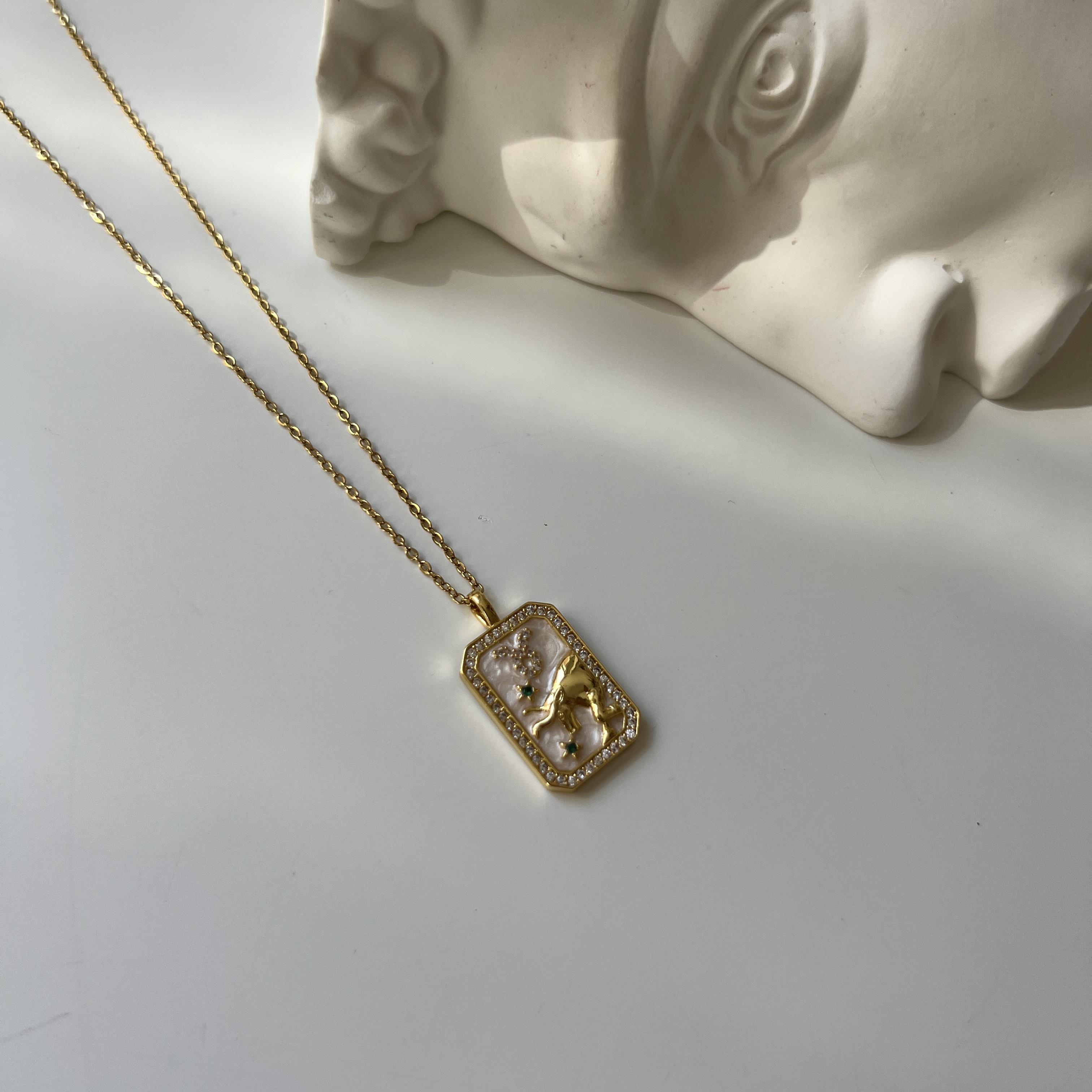 Çelik Boğa Burcu Kolye