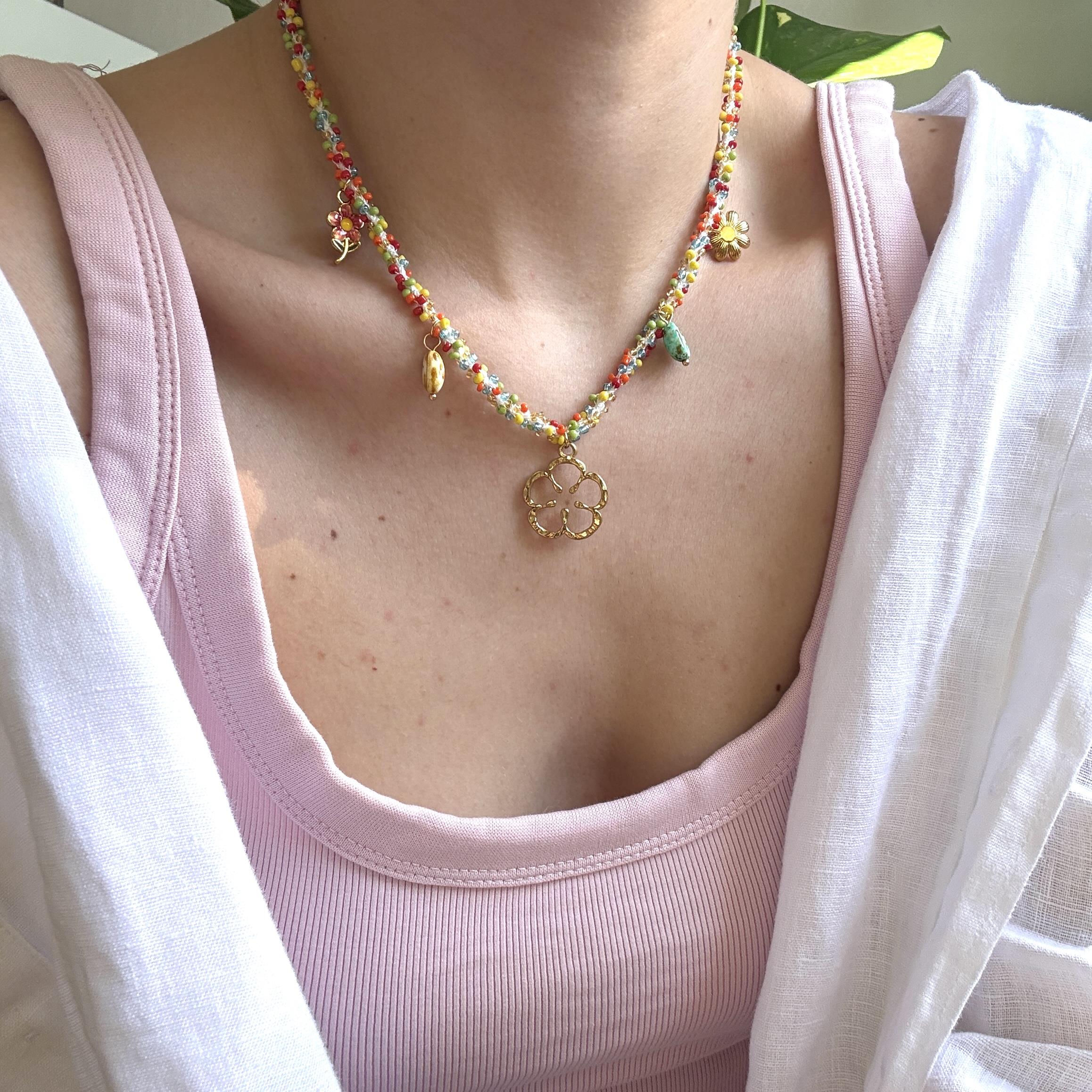 Çelik Boncuklu Charm Kolye