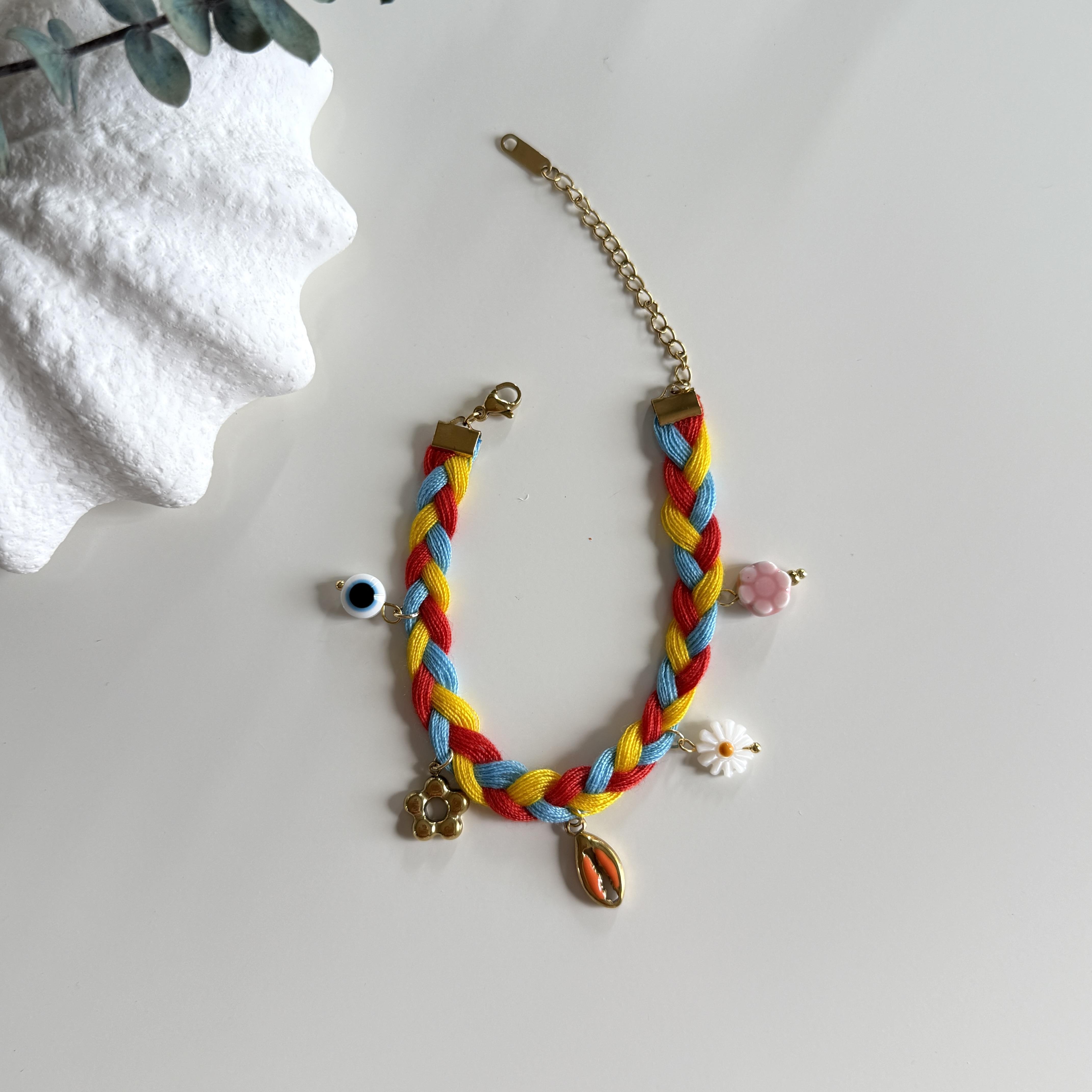 Çelik Charmlı Canlı Renkli Örgü Bileklik