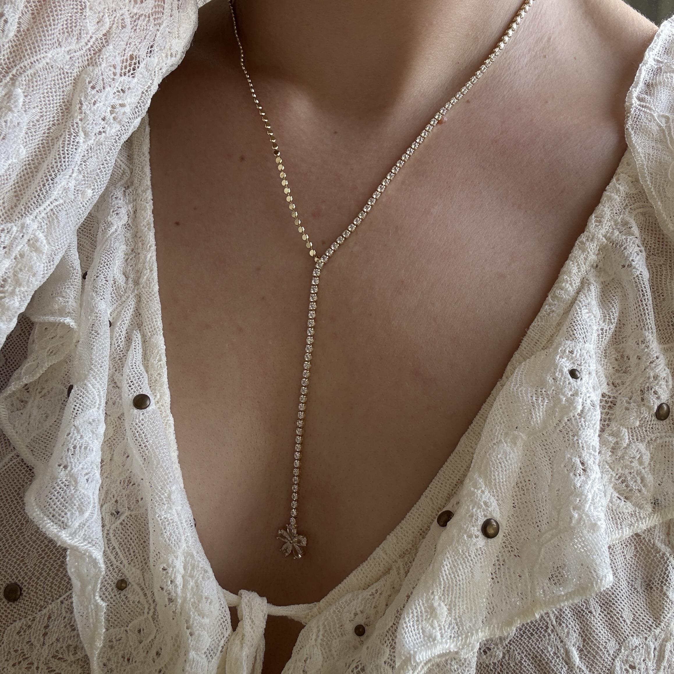 Çelik Çiçek Uçlu Su Yolu Y Kolye