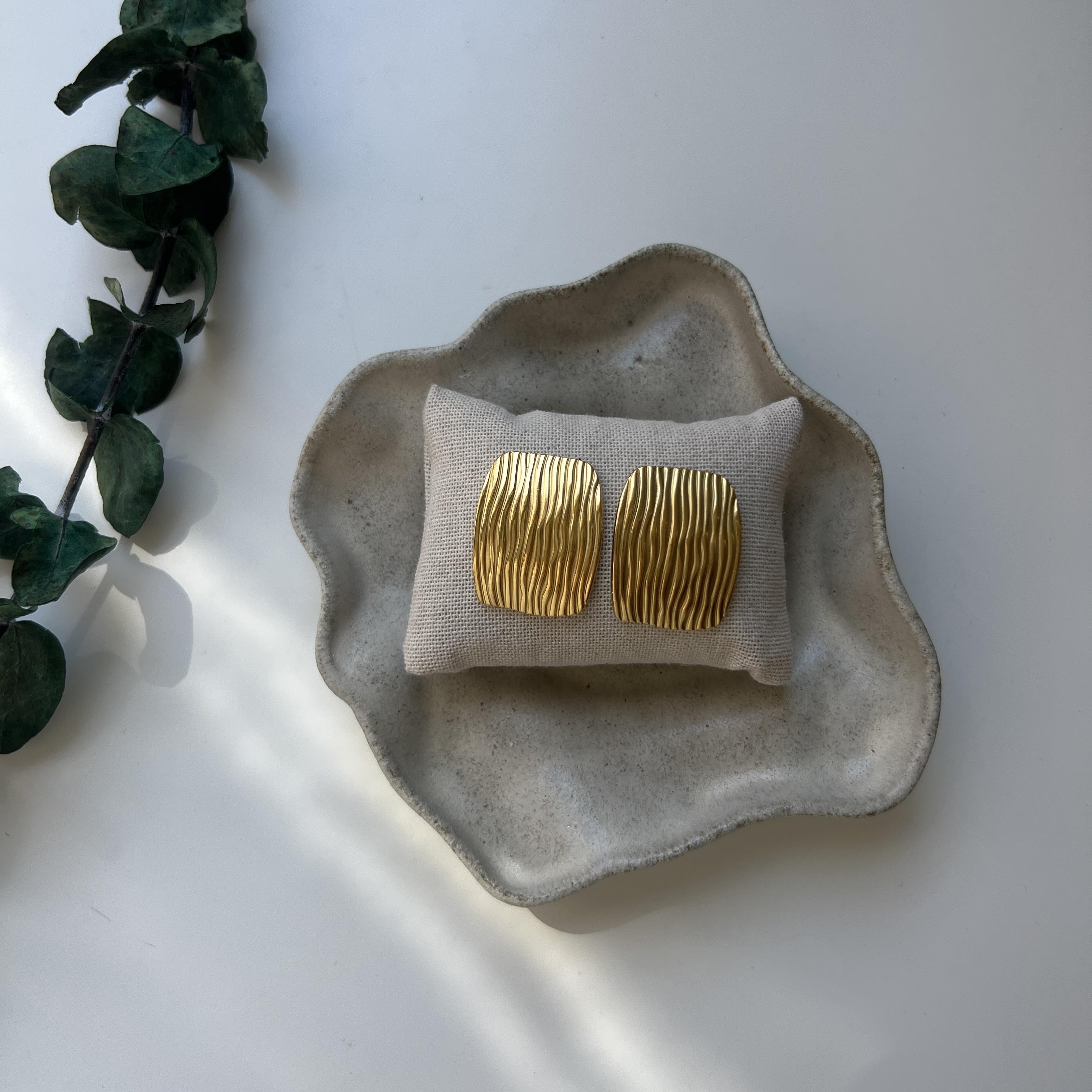 Çelik Çizgili Vintage Küpe