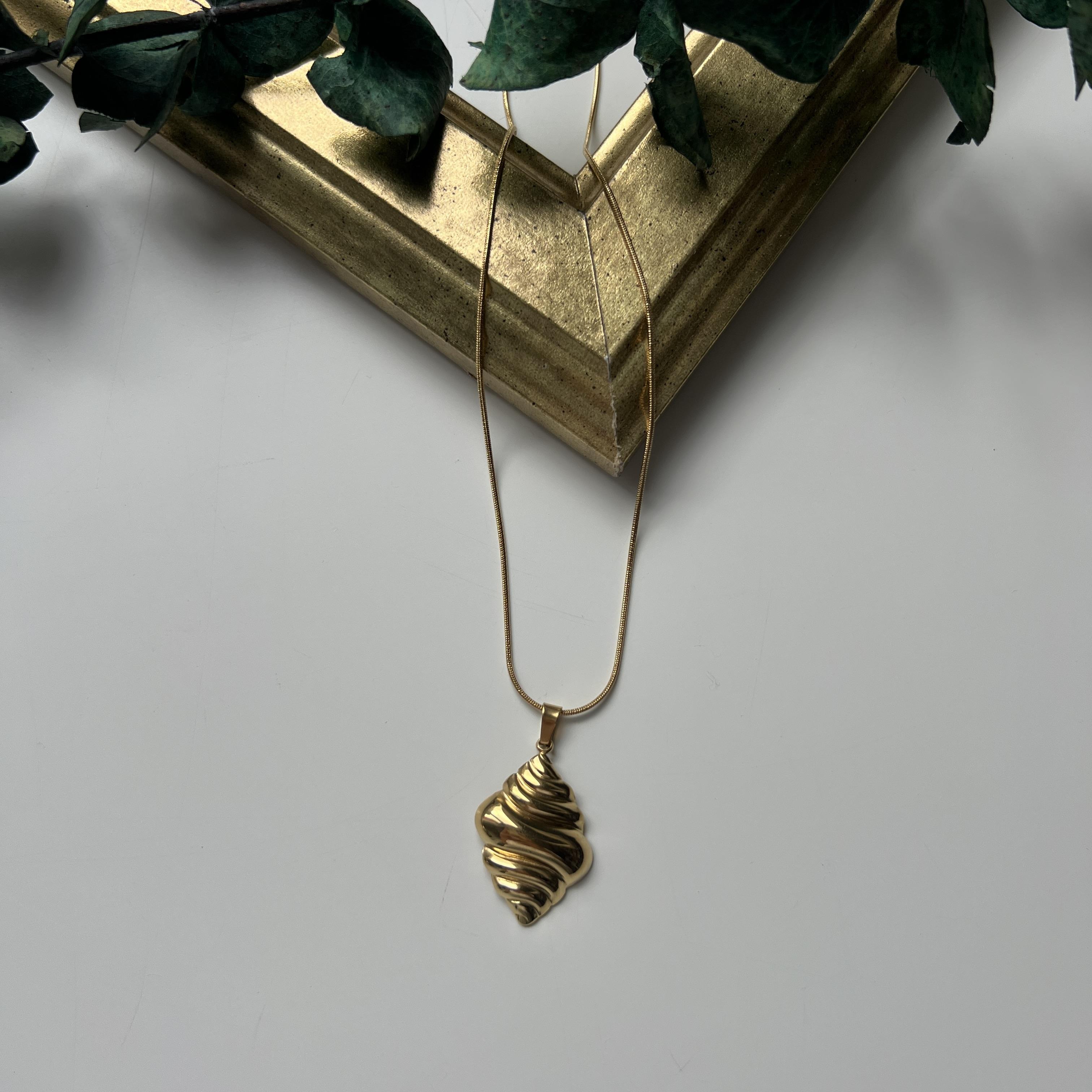 Çelik Deniz Kabuğu Kolye