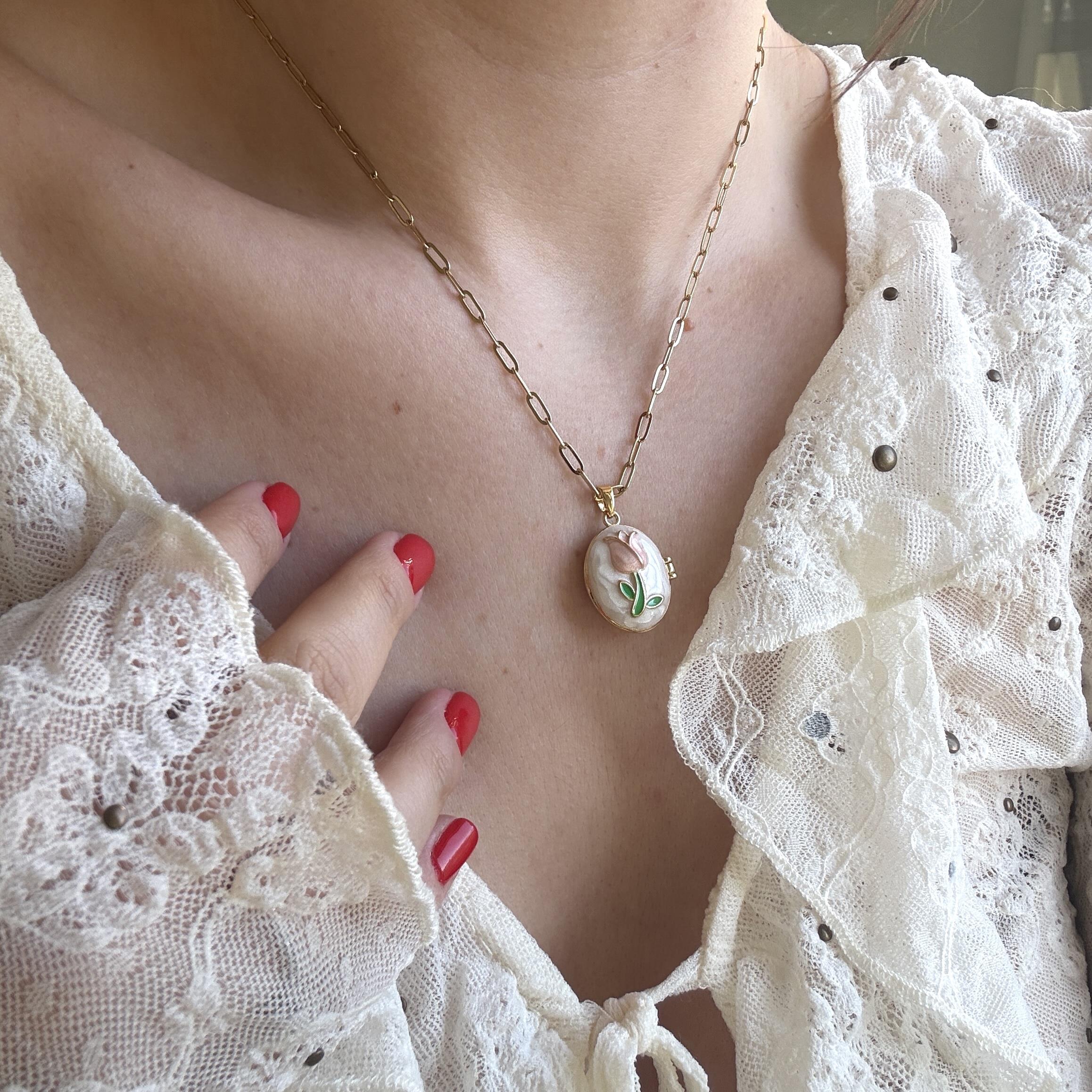 Çelik Kapaklı Beyaz Sedefli Lale Kolye