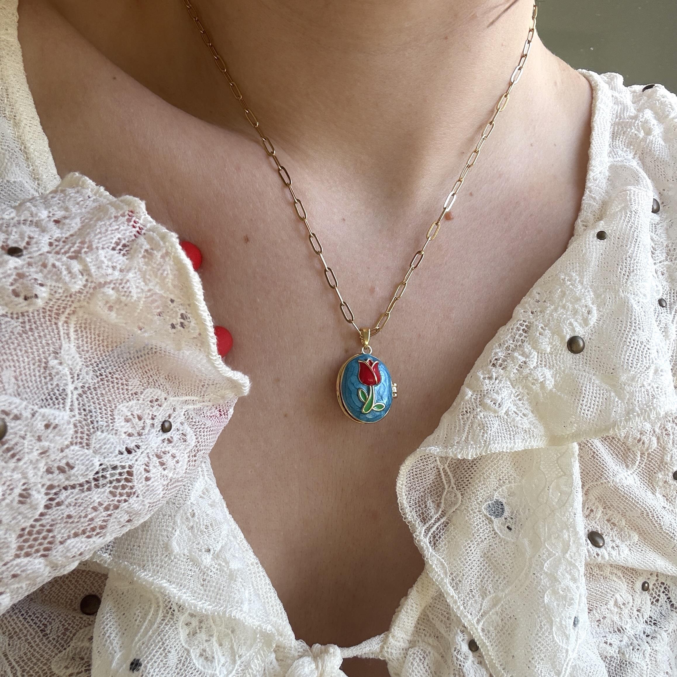 Çelik Kapaklı Mavi Mineli Lale Kolye