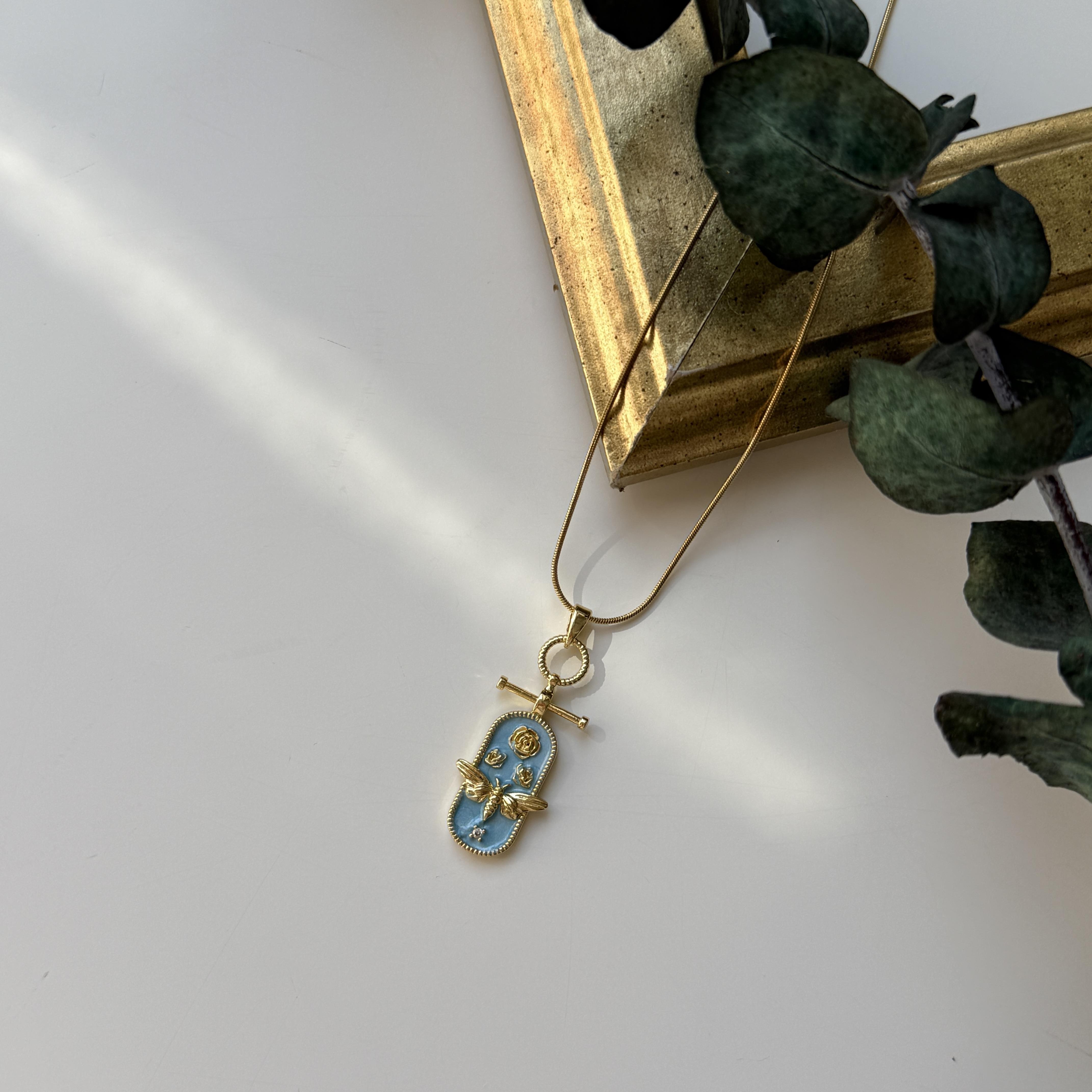 Çelik Mavi Mineli Arı Kolye