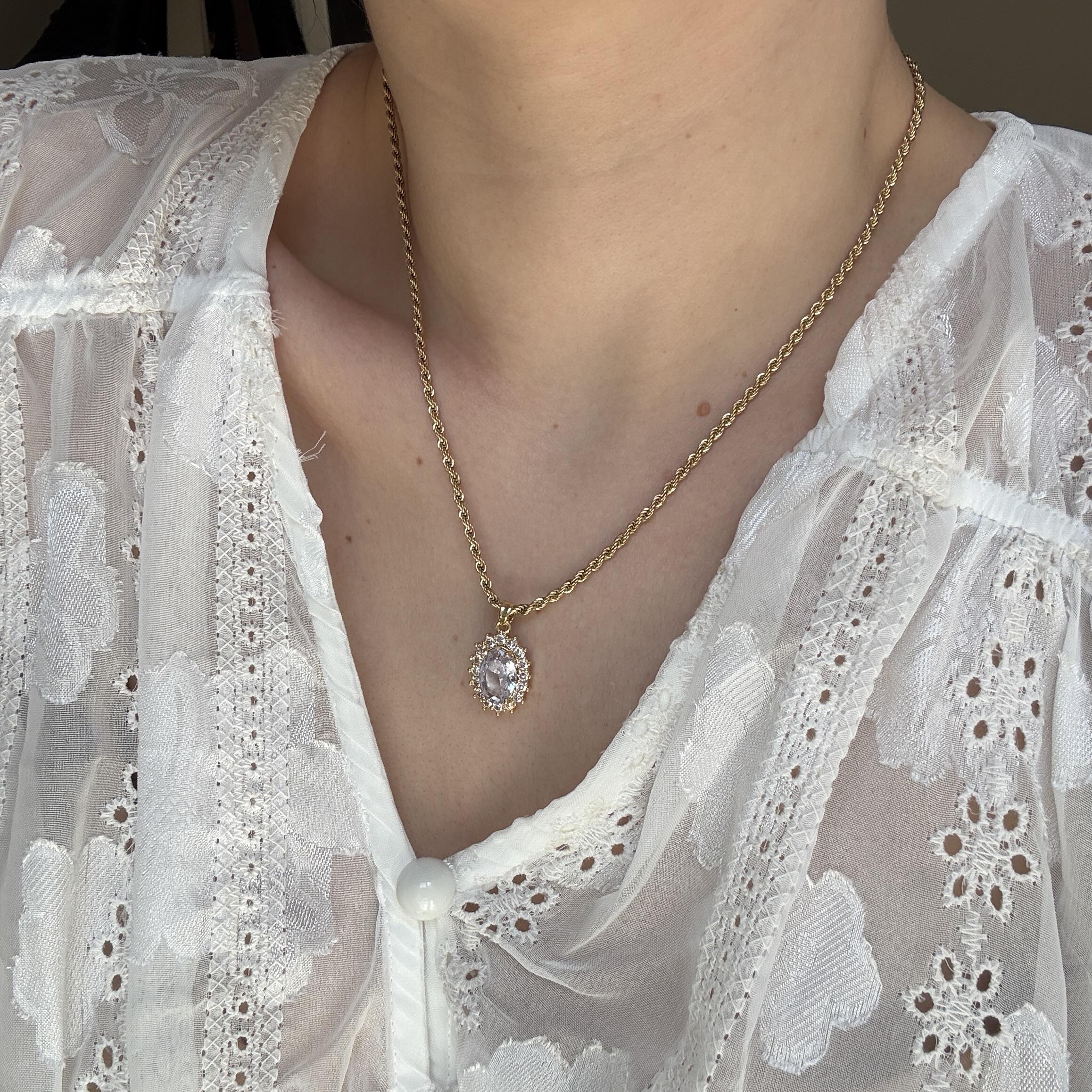 Çelik Oval Taşlı Kolye