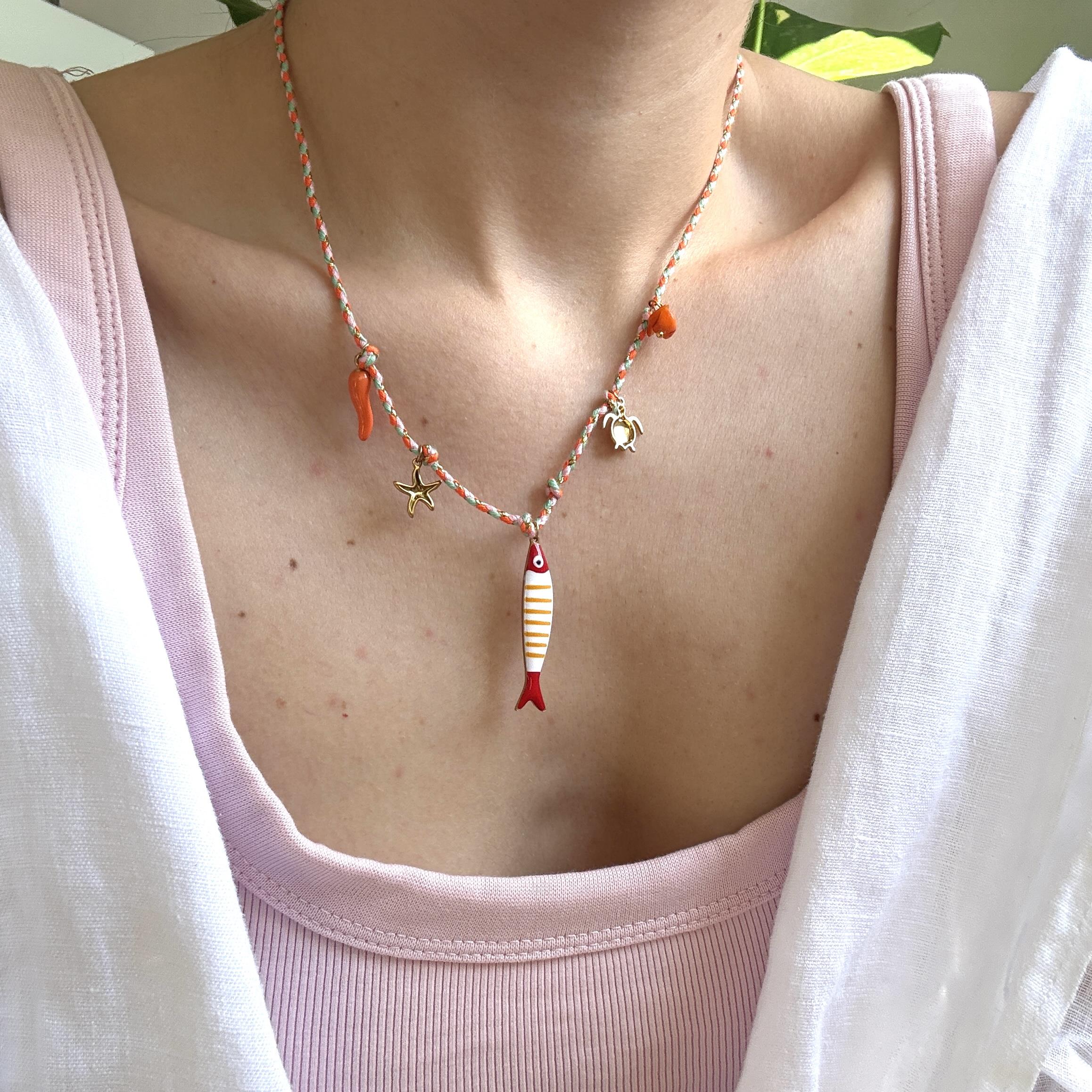 Çelik Renkli İpli Çizgili Balık Charm Kolye