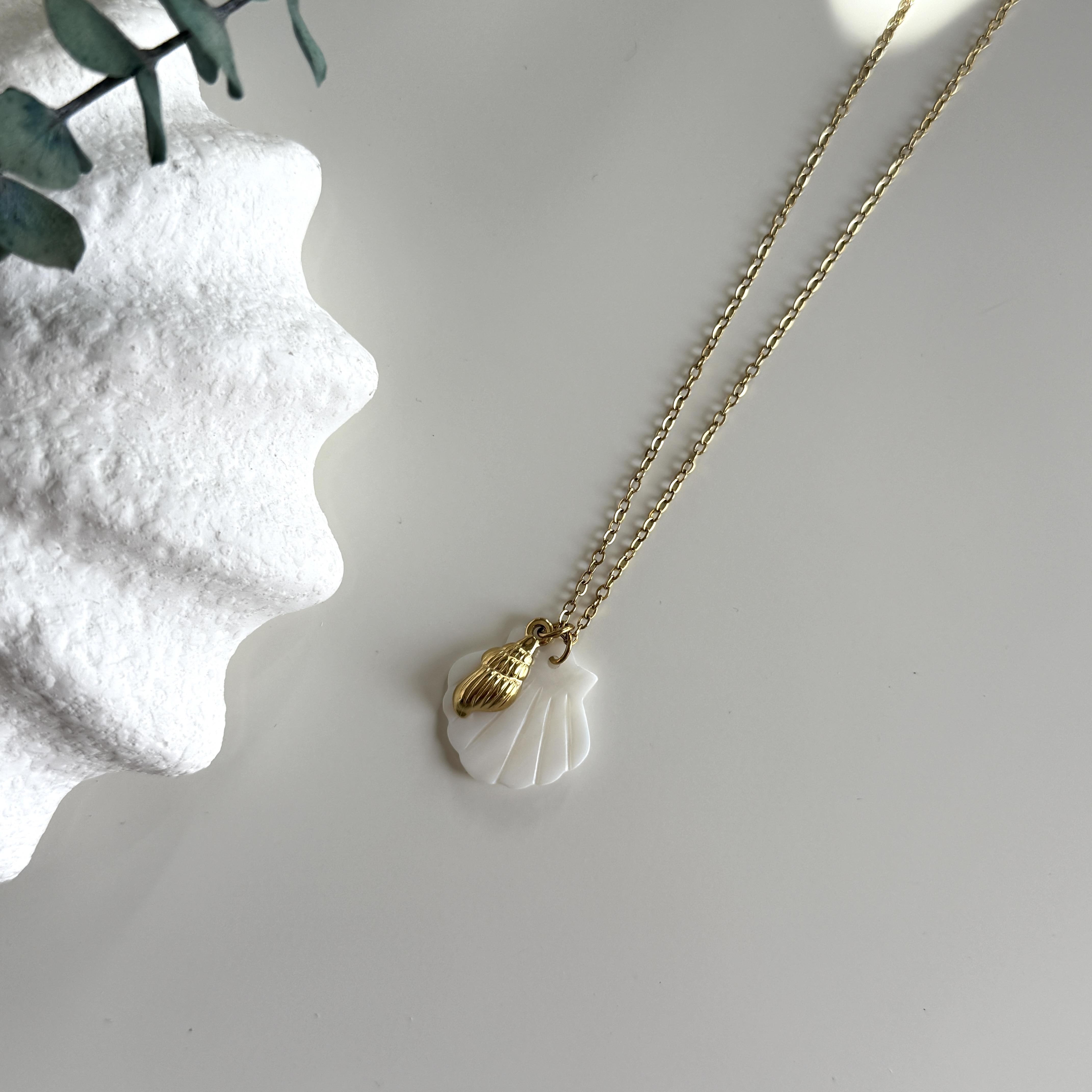 Çelik Sedefli Deniz Kabuğu Kolye