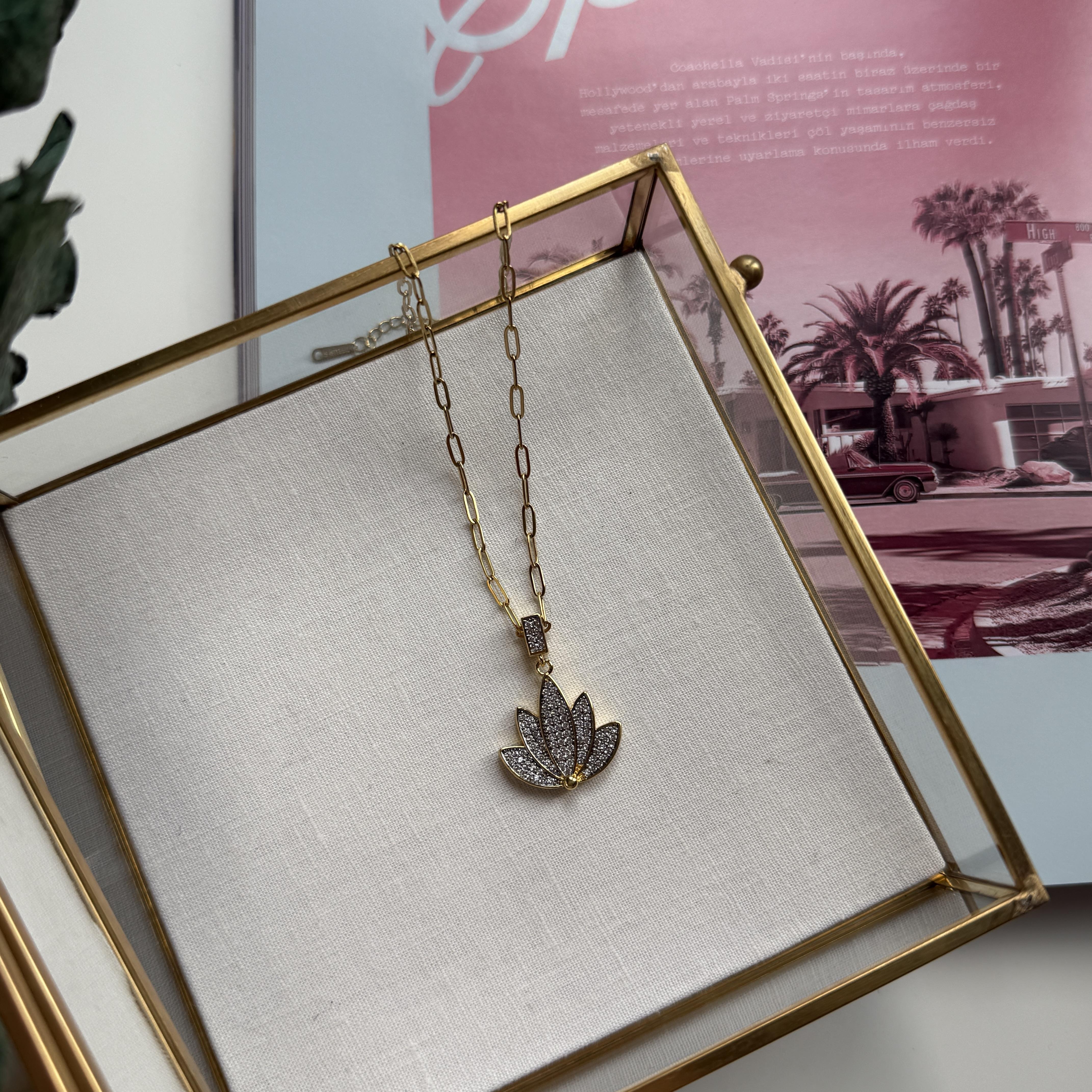 Çelik Taşlı Lotus Kolye