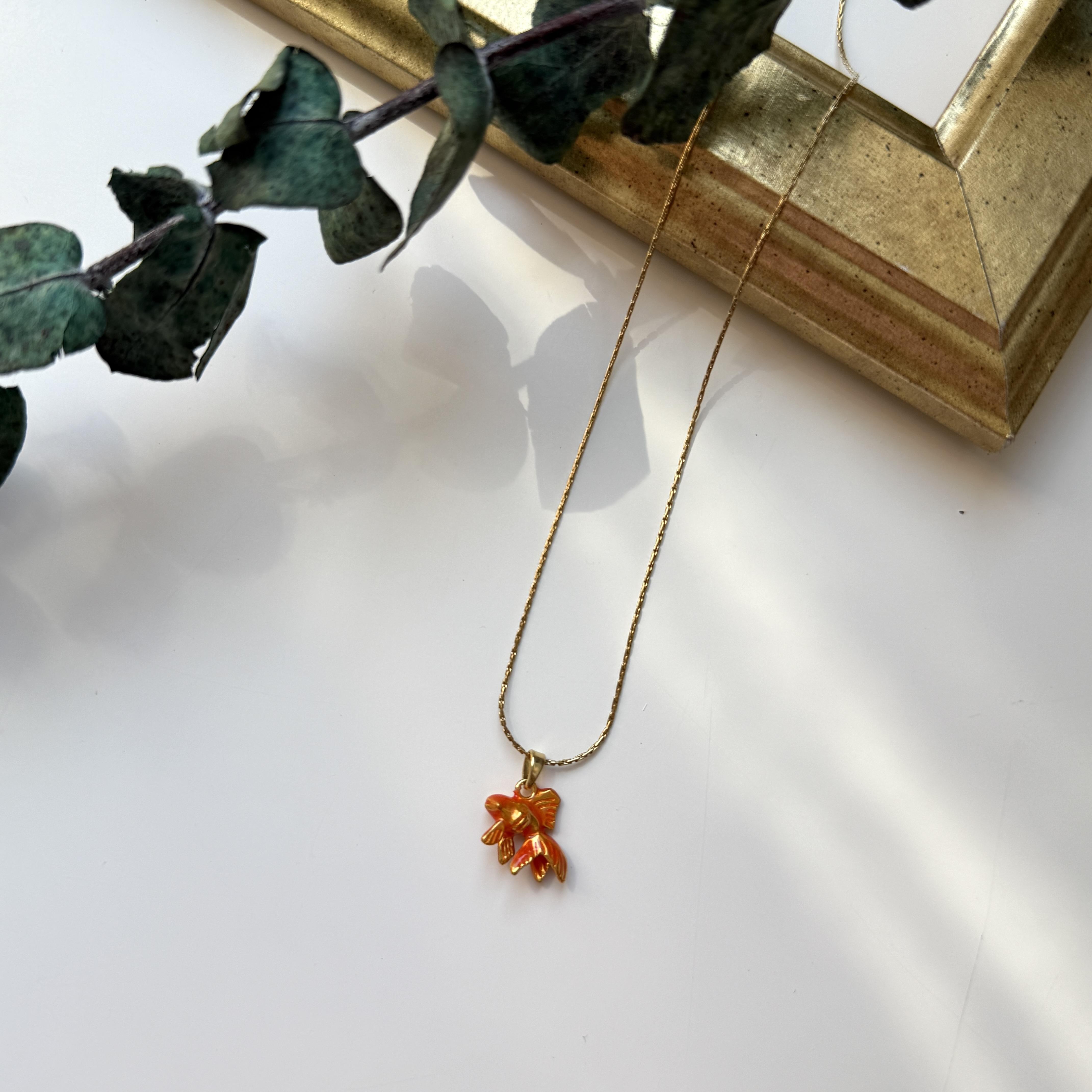 Çelik Turuncu Koi Balığı Kolye