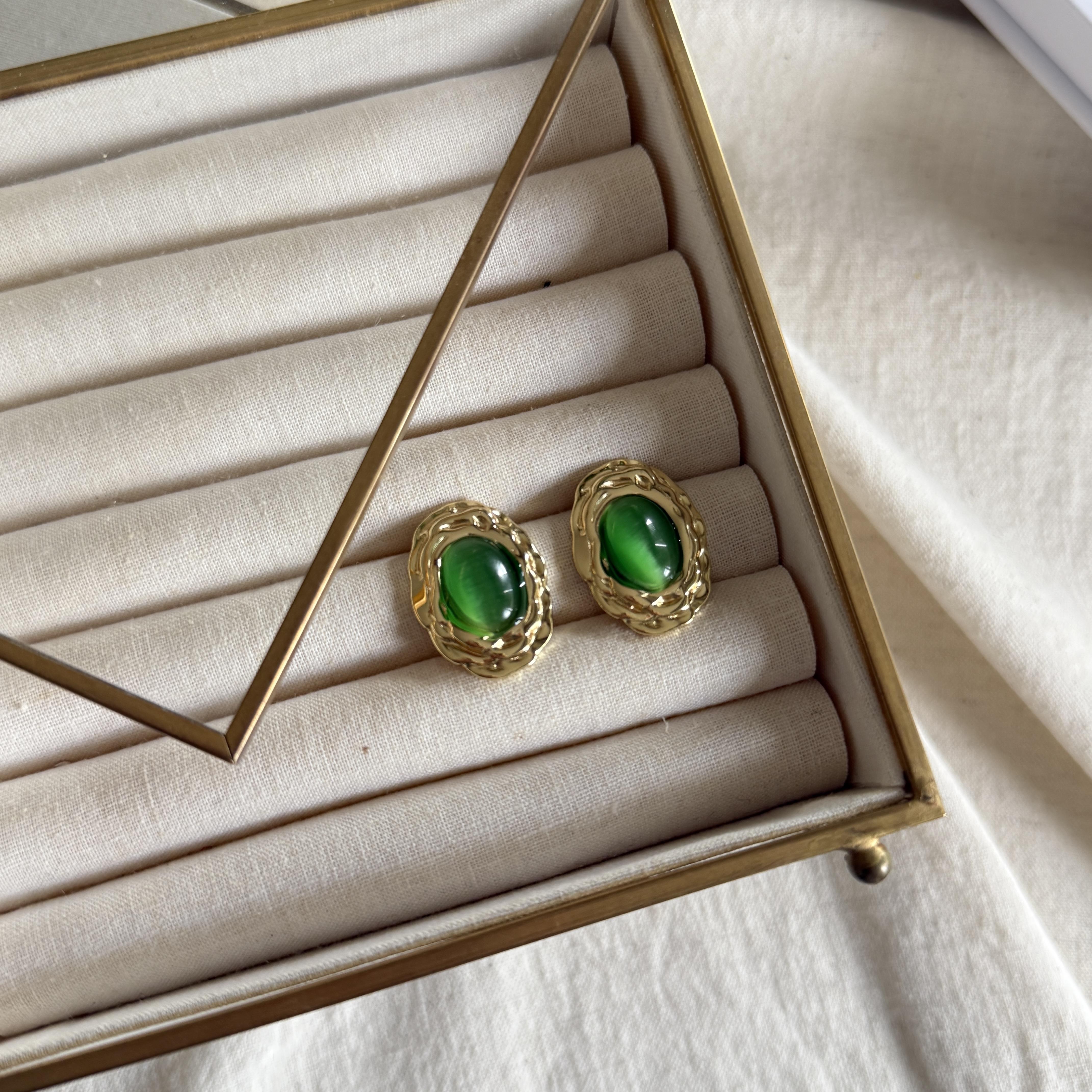 Çelik Yeşil Taşlı Vintage Küpe