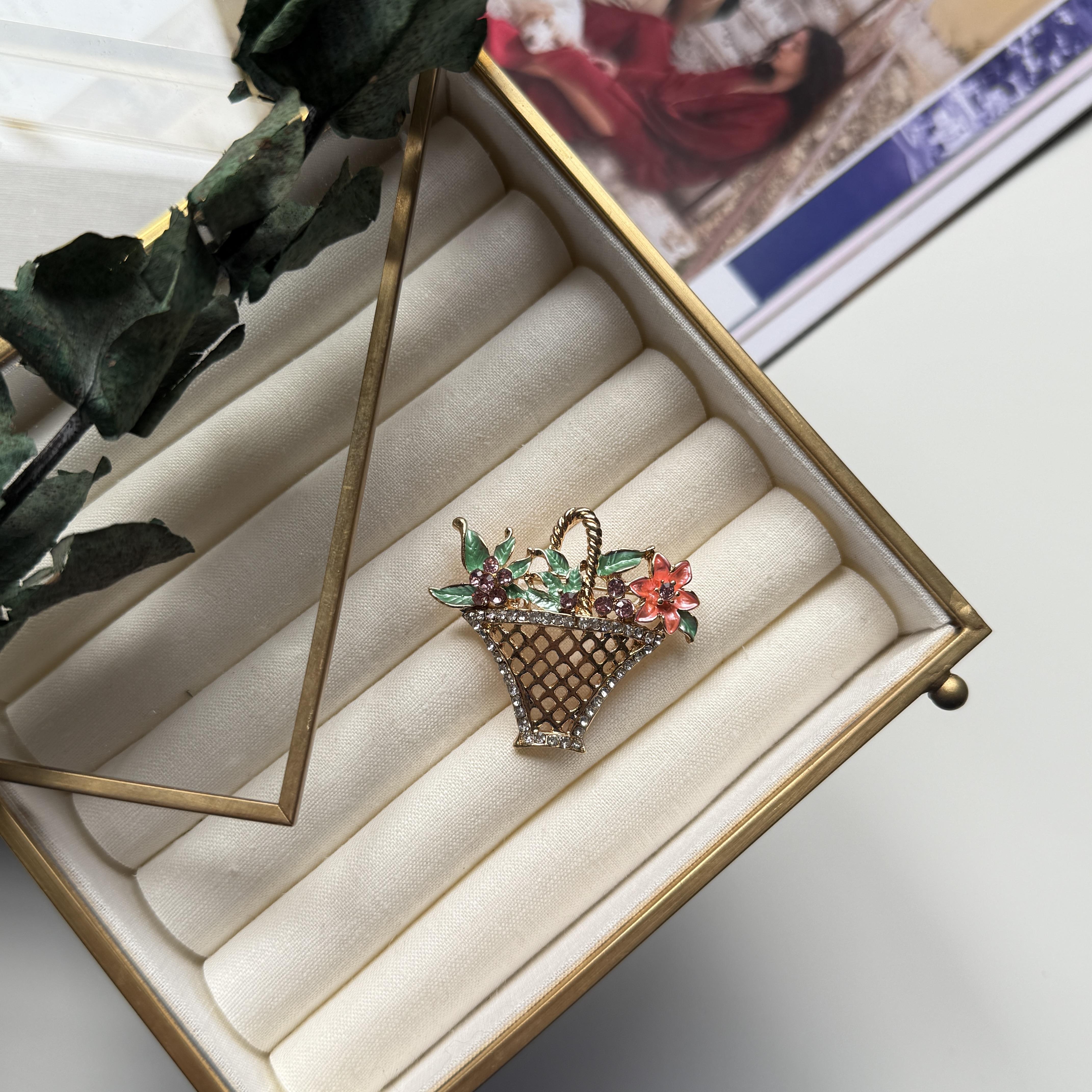 Çiçek Sepeti Broş