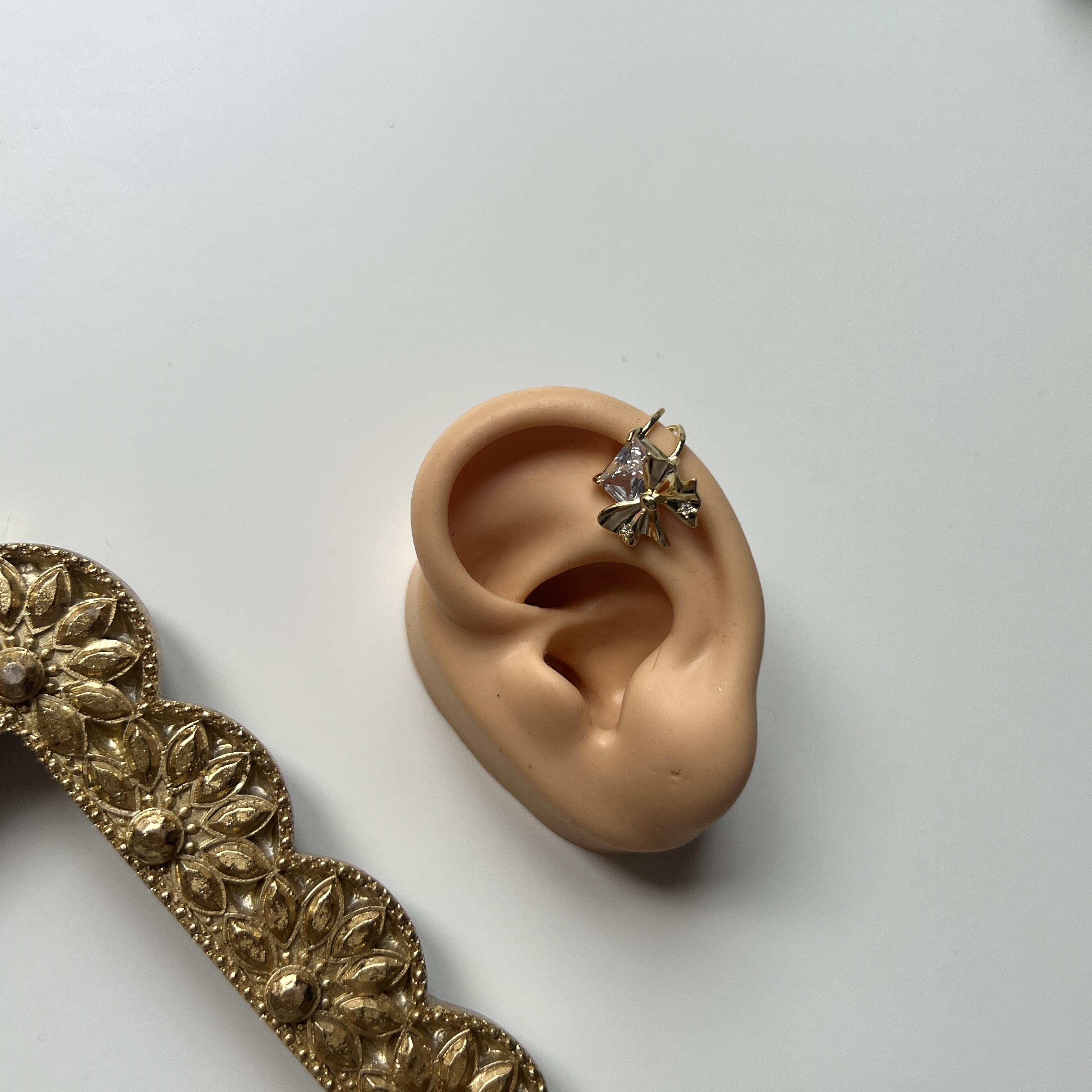 Gold Baget Taşlı Fiyonk Earcuff