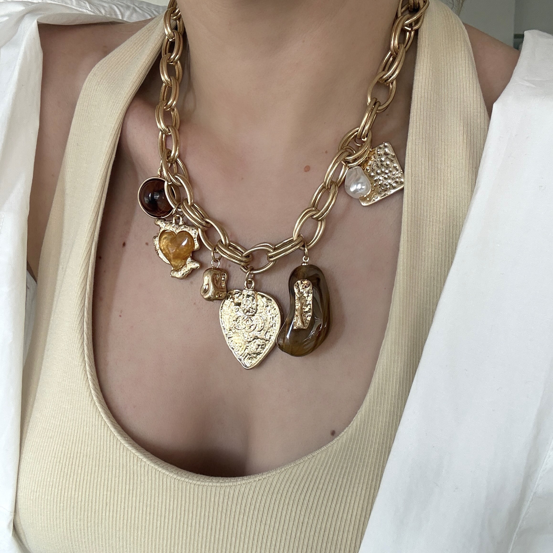Gold Charmlı Kolye
