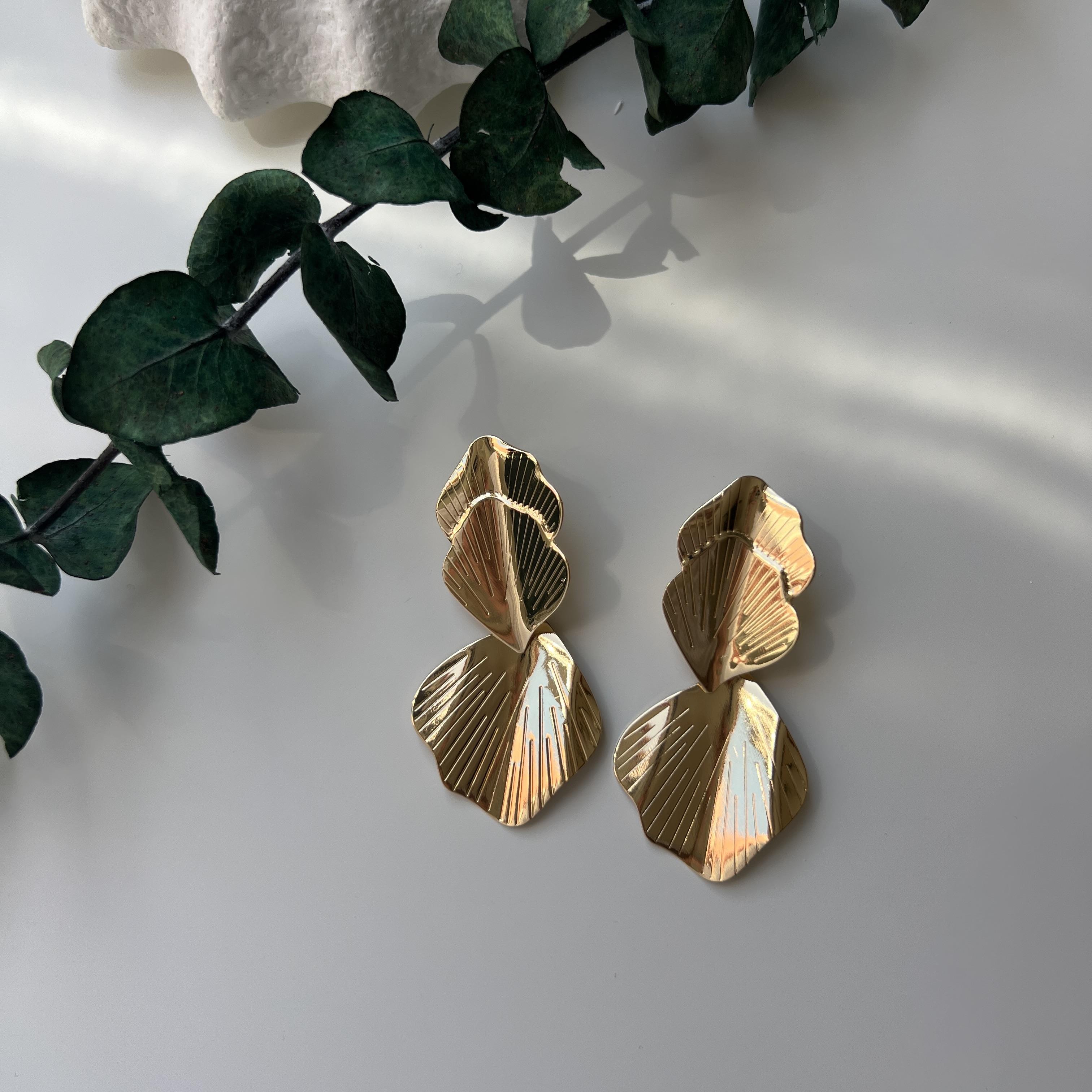 Gold Çift Yaprak Küpe