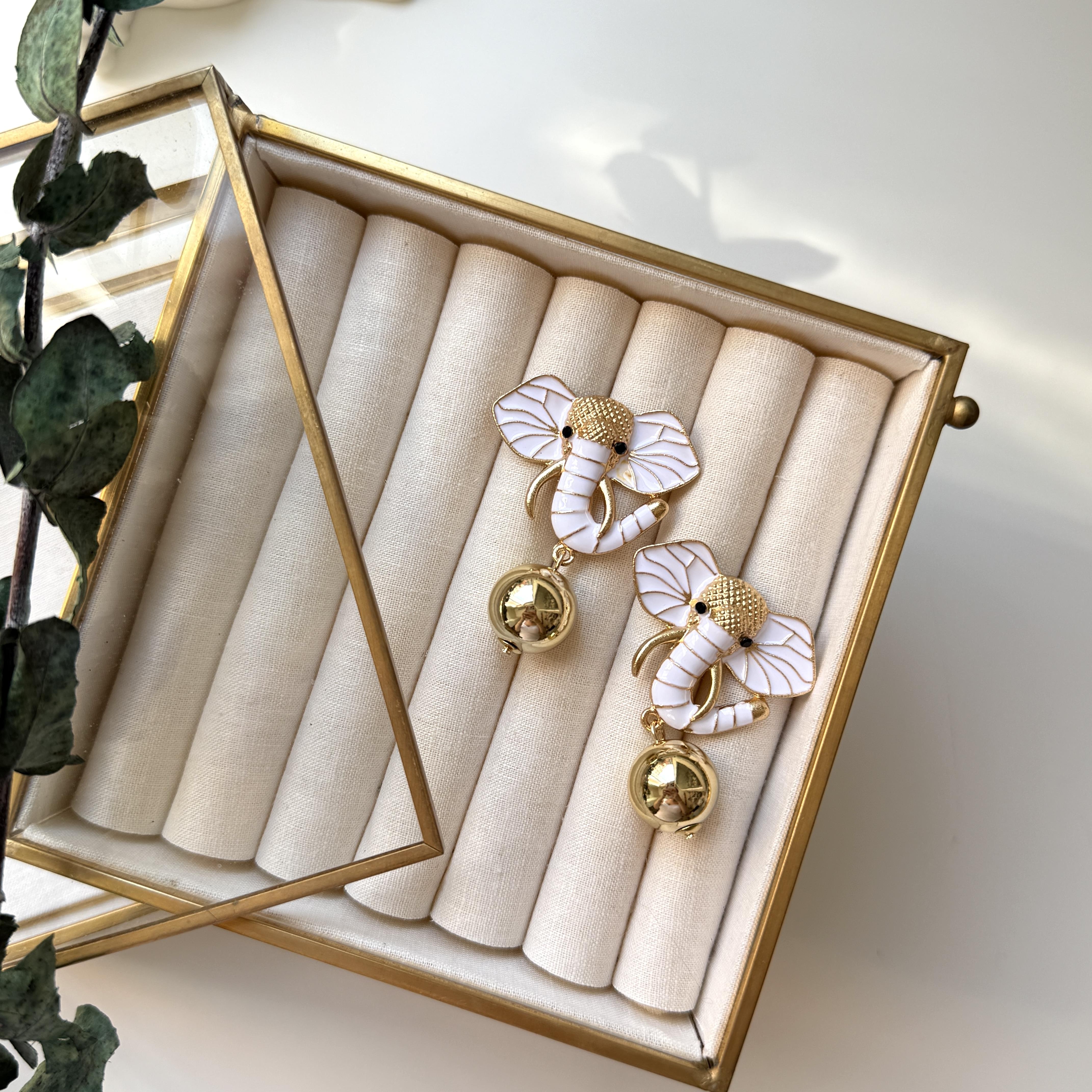 Gold Detaylı Fil Küpe