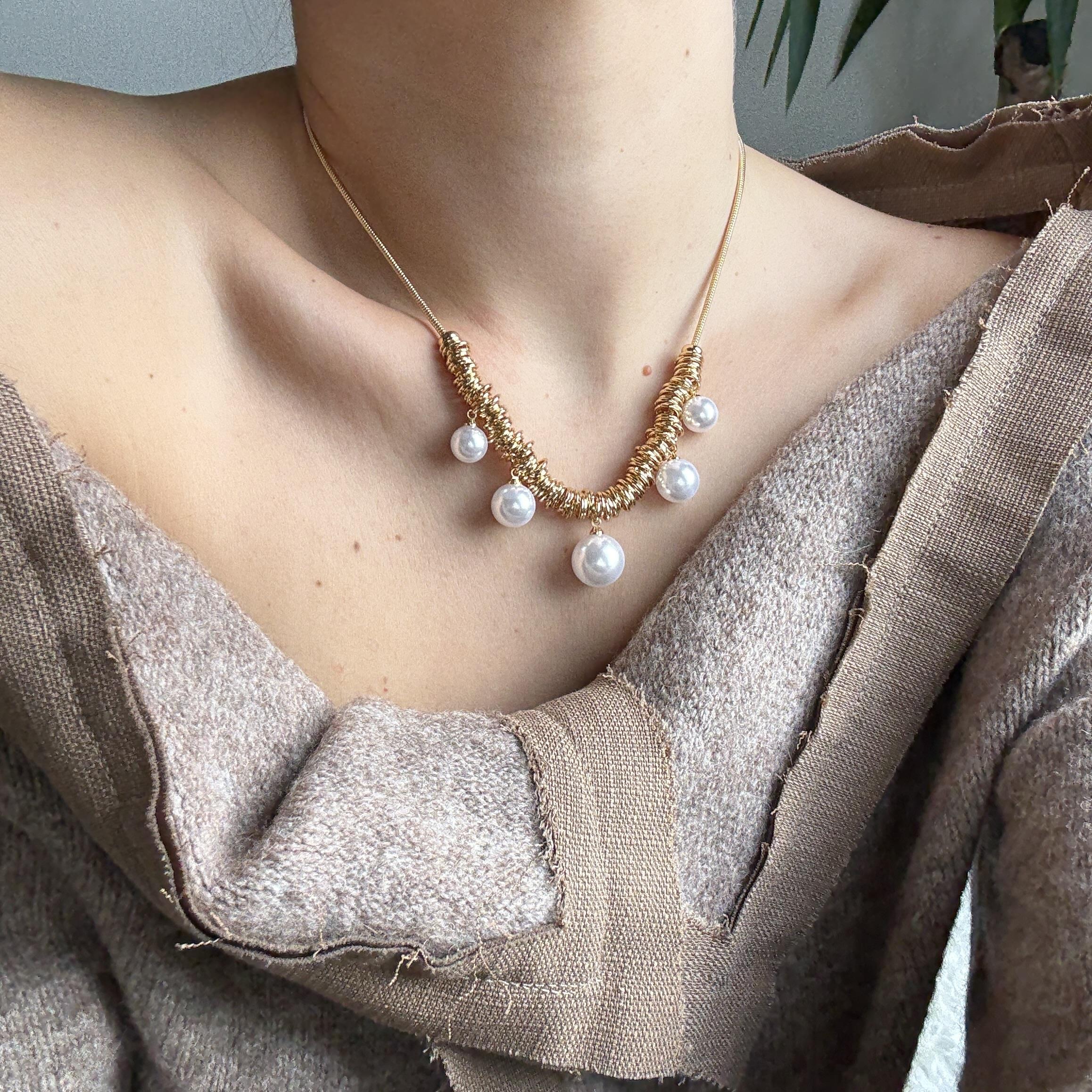 Gold Detaylı İncili Kolye