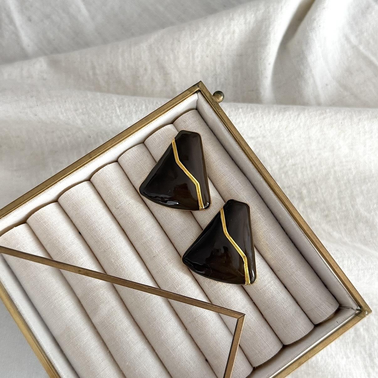 Gold Detaylı Kahverengi Küpe