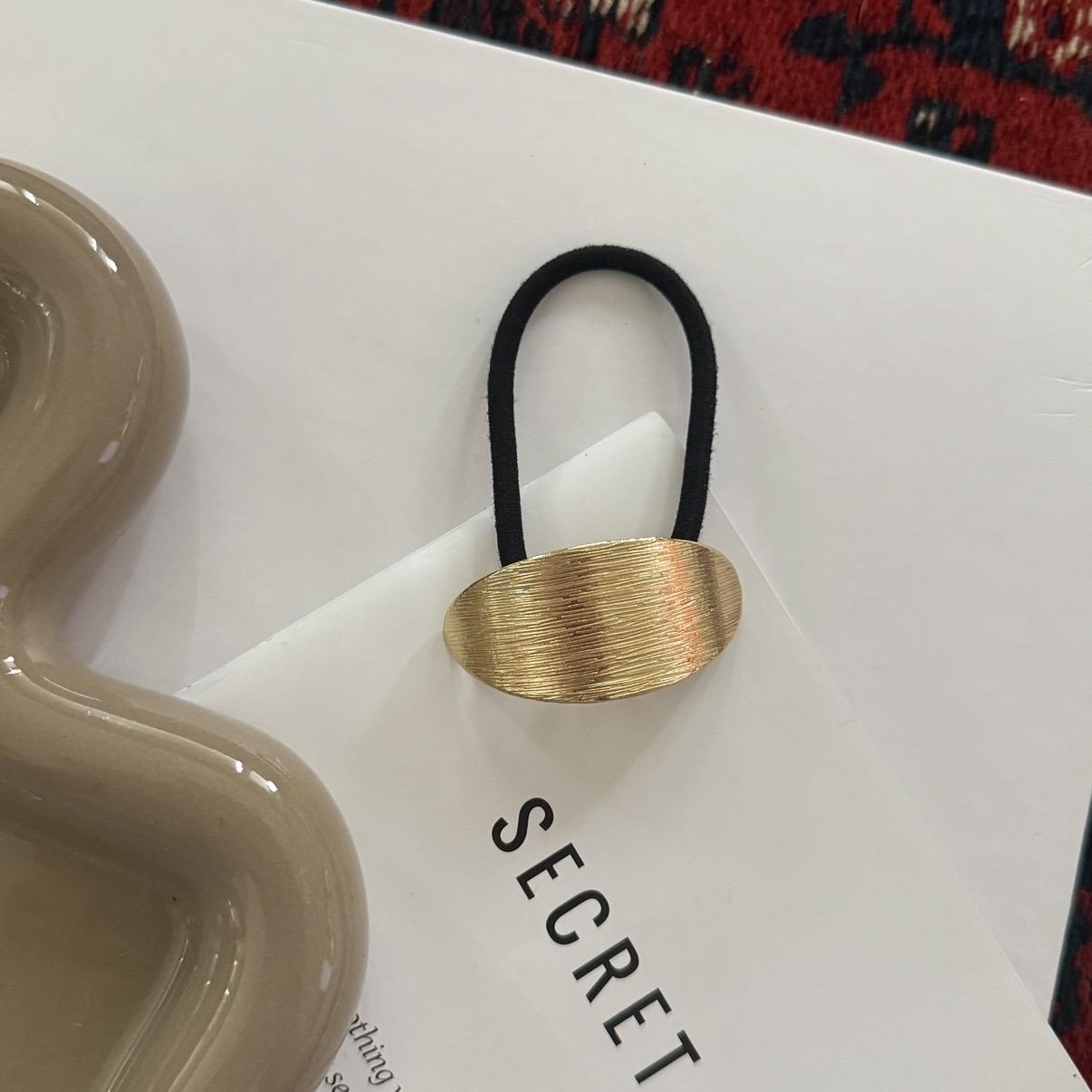 Gold Dokulu Oval Lastik Toka