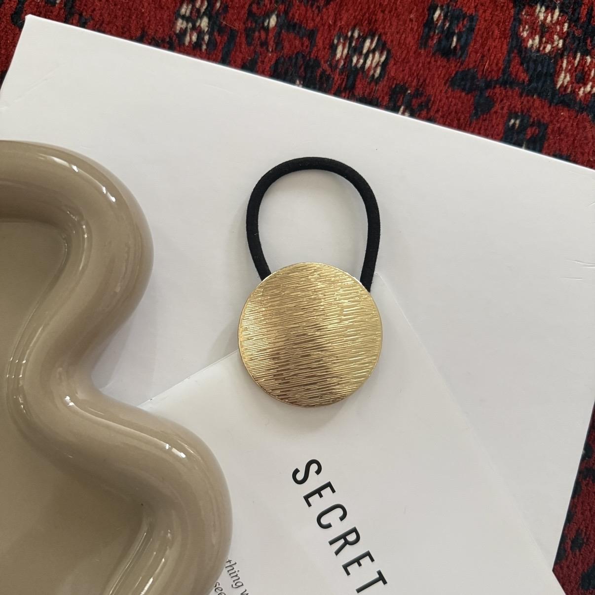 Gold Dokulu Yuvarlak Lastik Toka