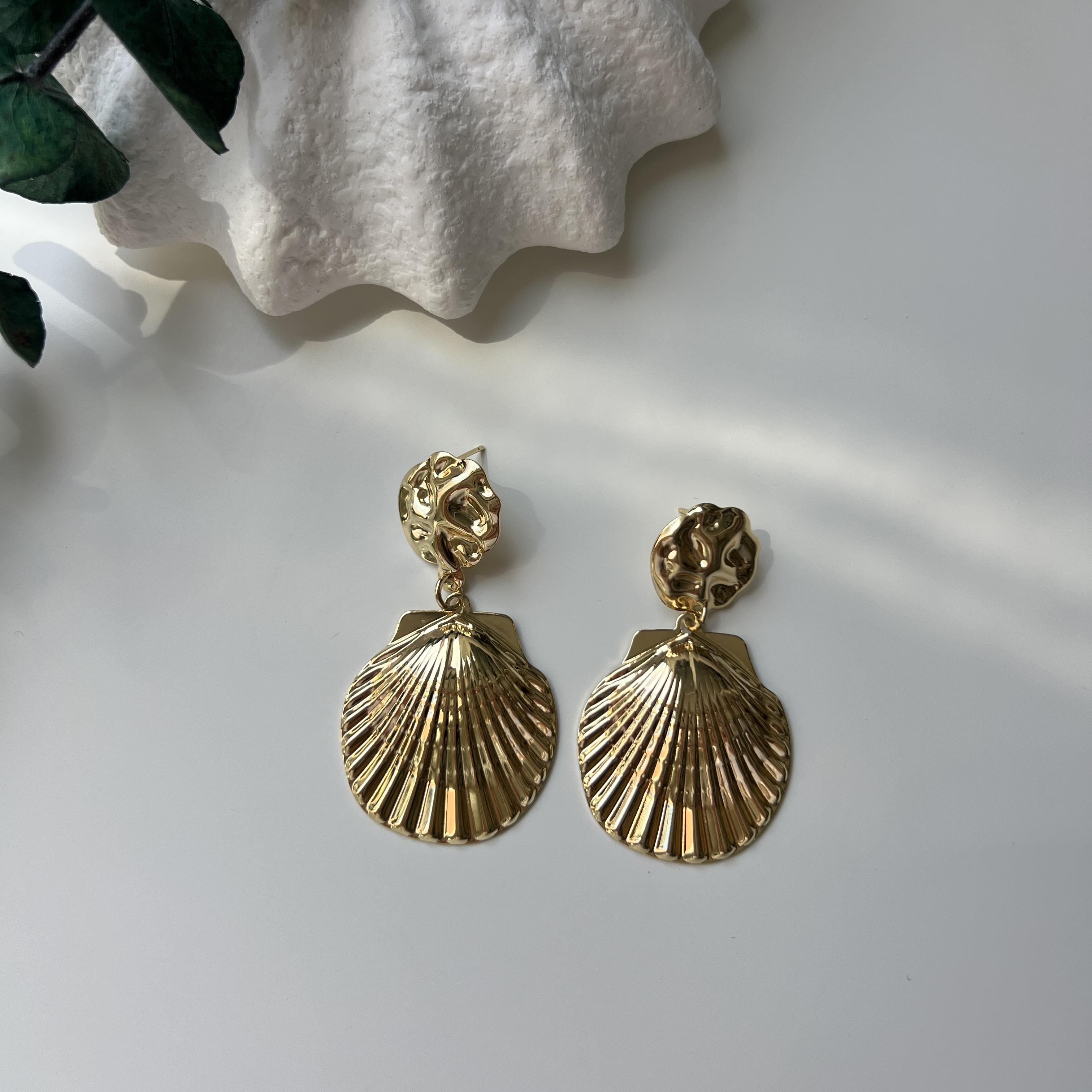 Gold Ezme Deniz Kabuğu Küpe
