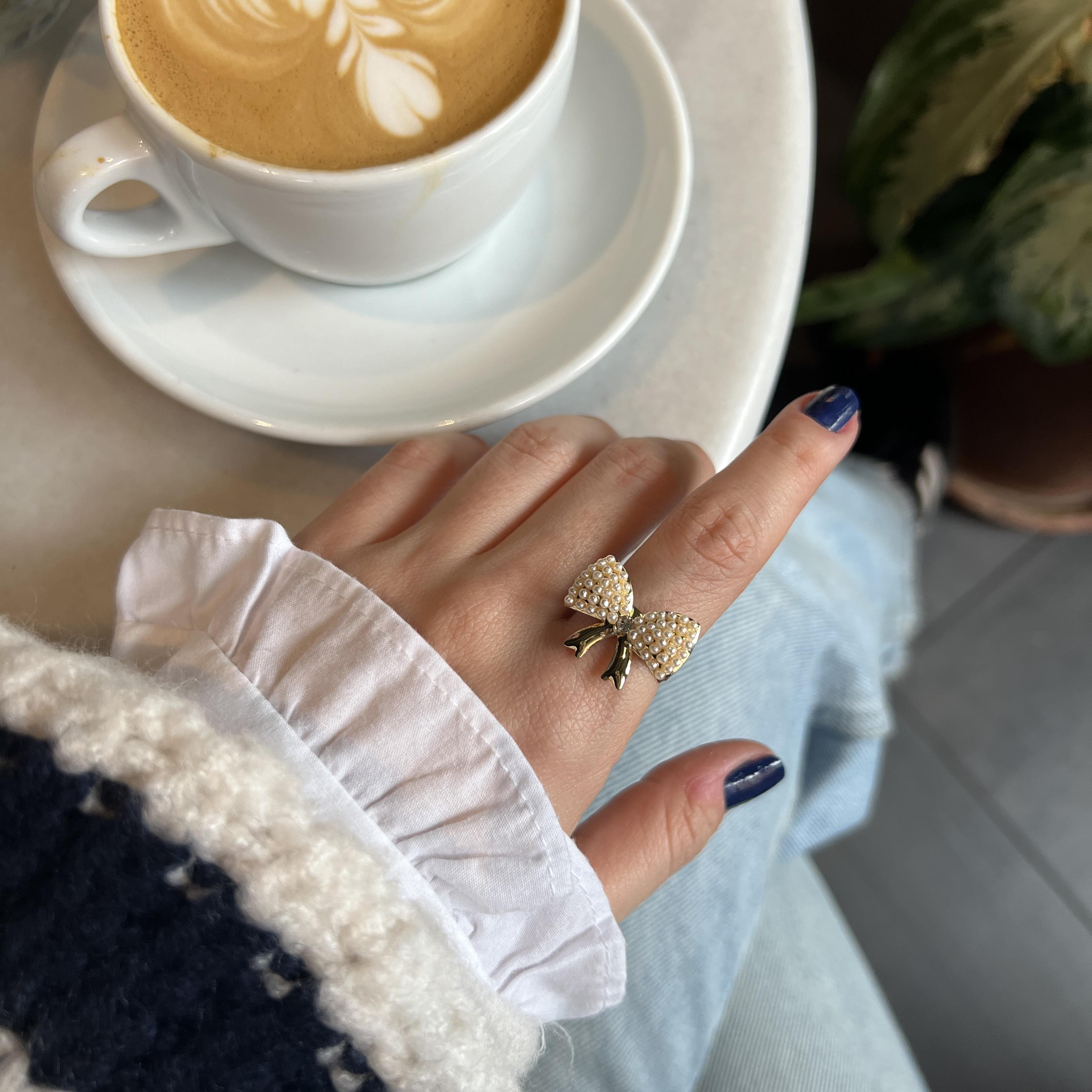 Gold İncili Fiyonk Yüzük