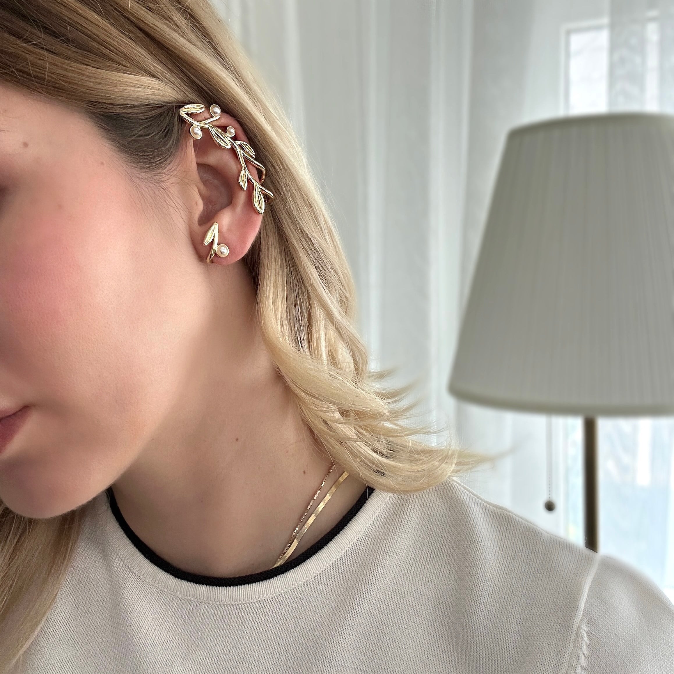 Gold İncili Yaprak Earcuff Küpe