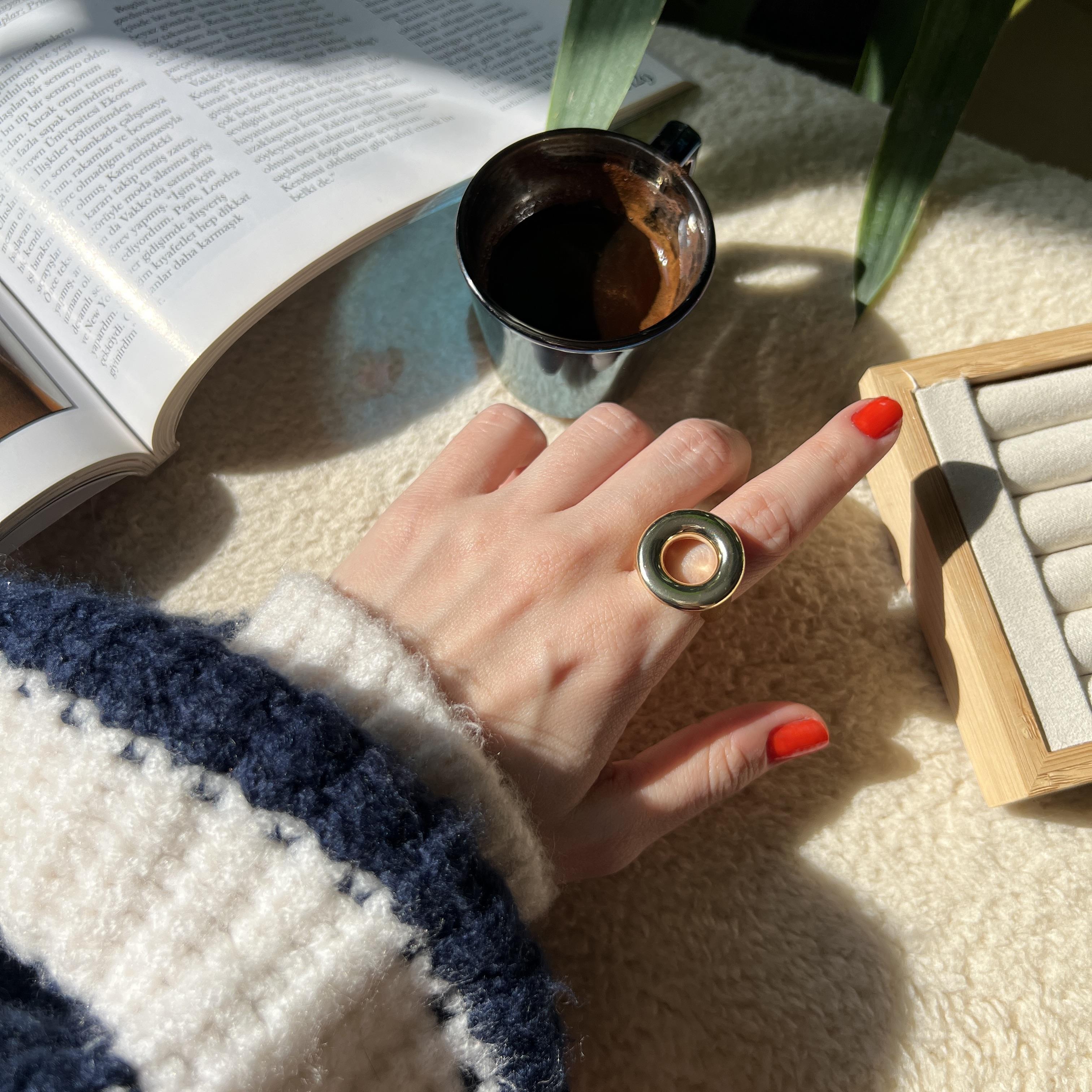 Gold Ortası Delik Yüzük