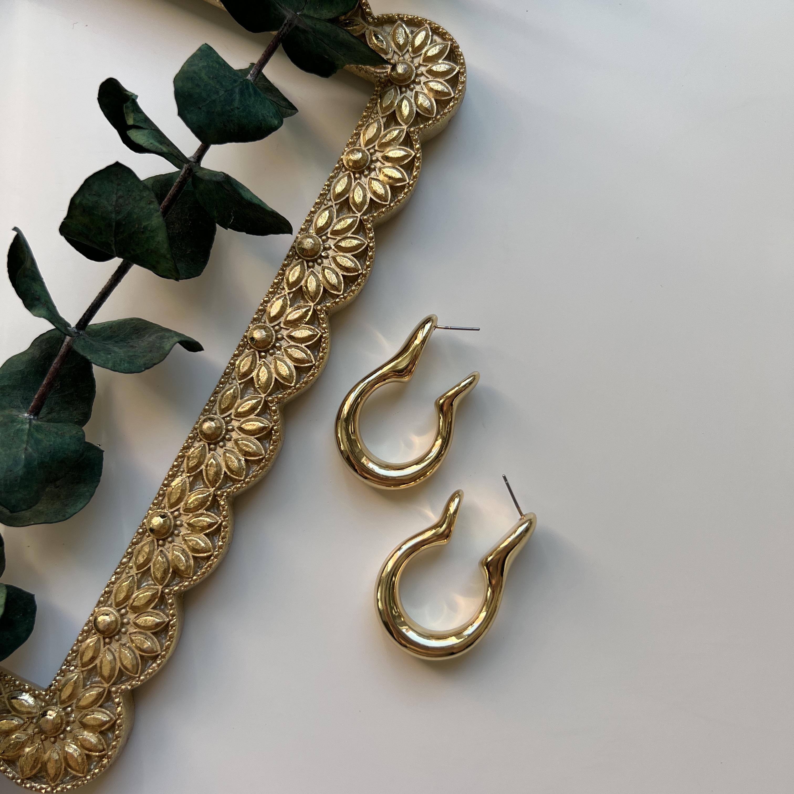 Gold Oval Halka Küpe