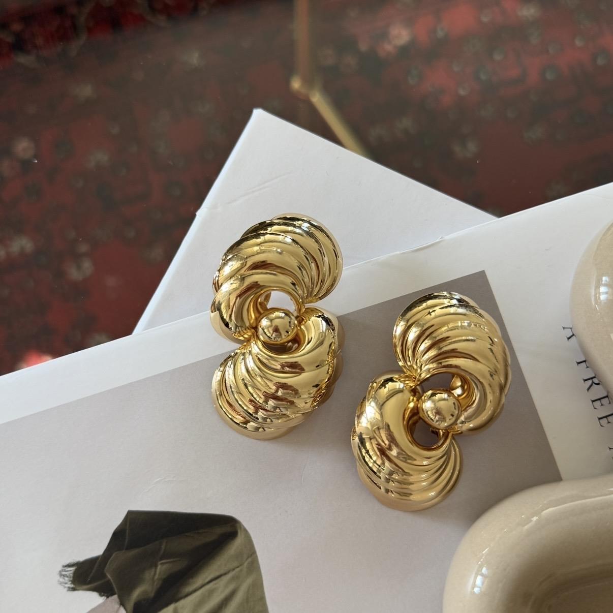 Gold Spiral Küpe