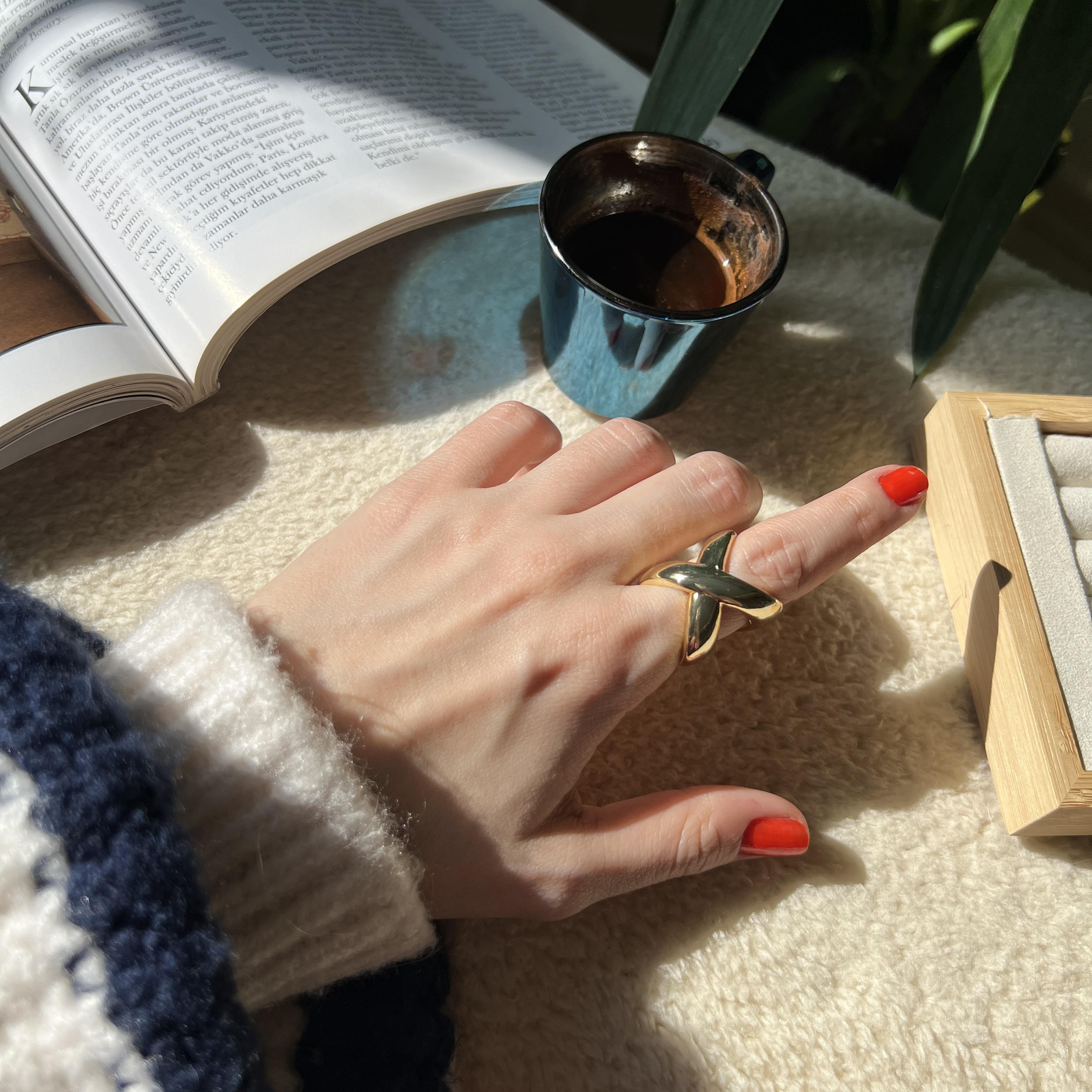 Gold Tasarım Çapraz Yüzük