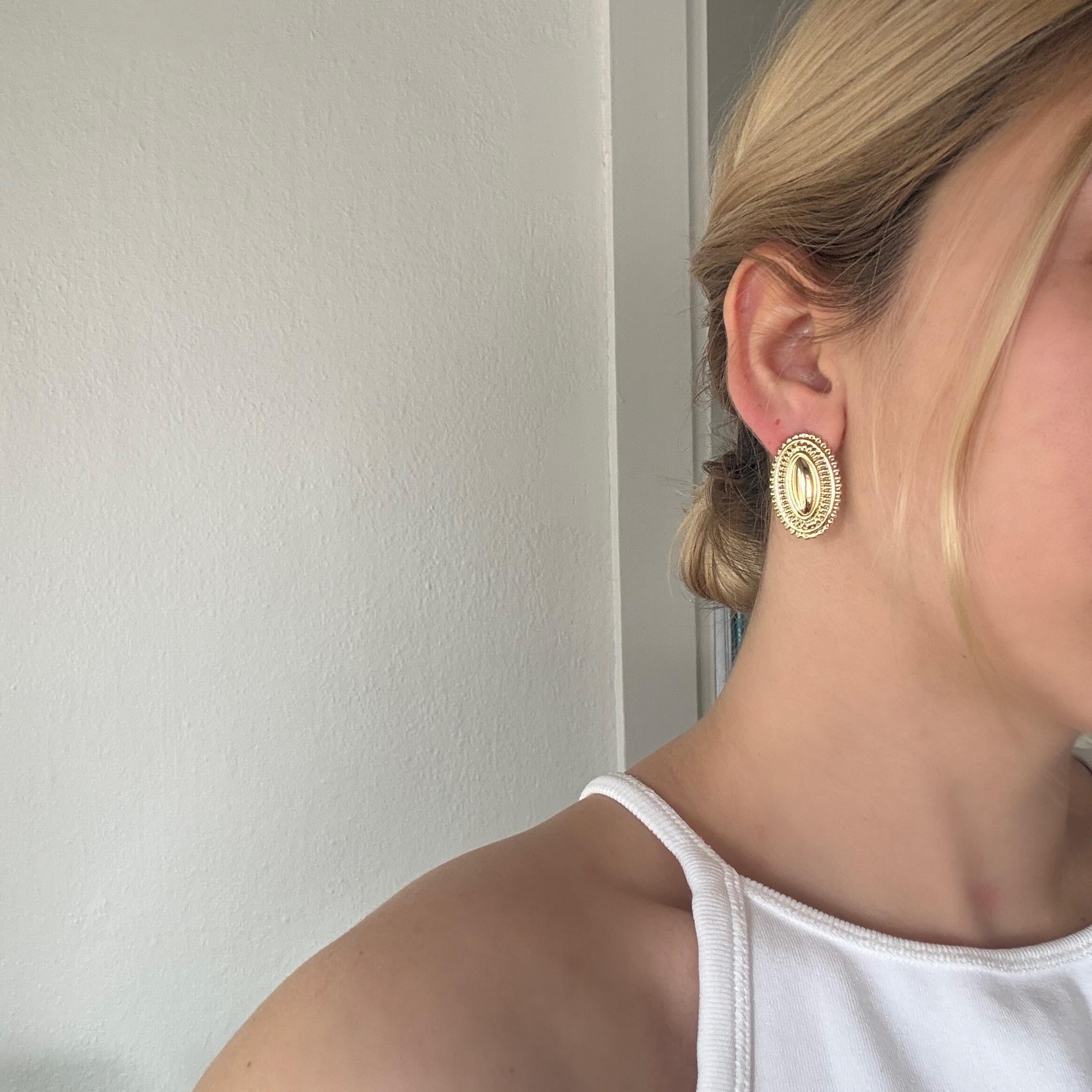 Gold Veloura Küpe