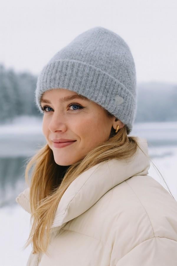 Gri Kalp Nakışlı Bere