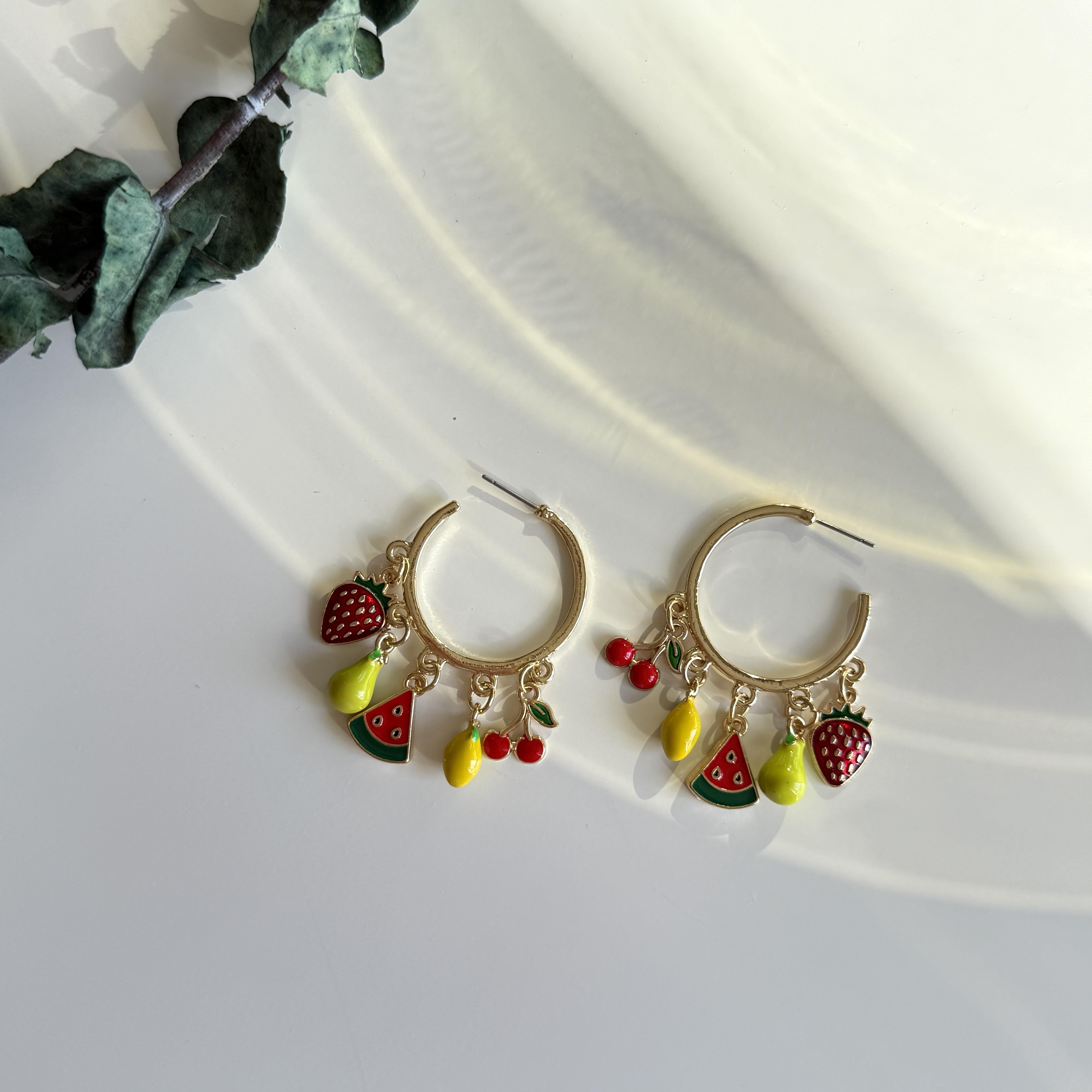 Halka Sallantılı Meyve Charm Küpe