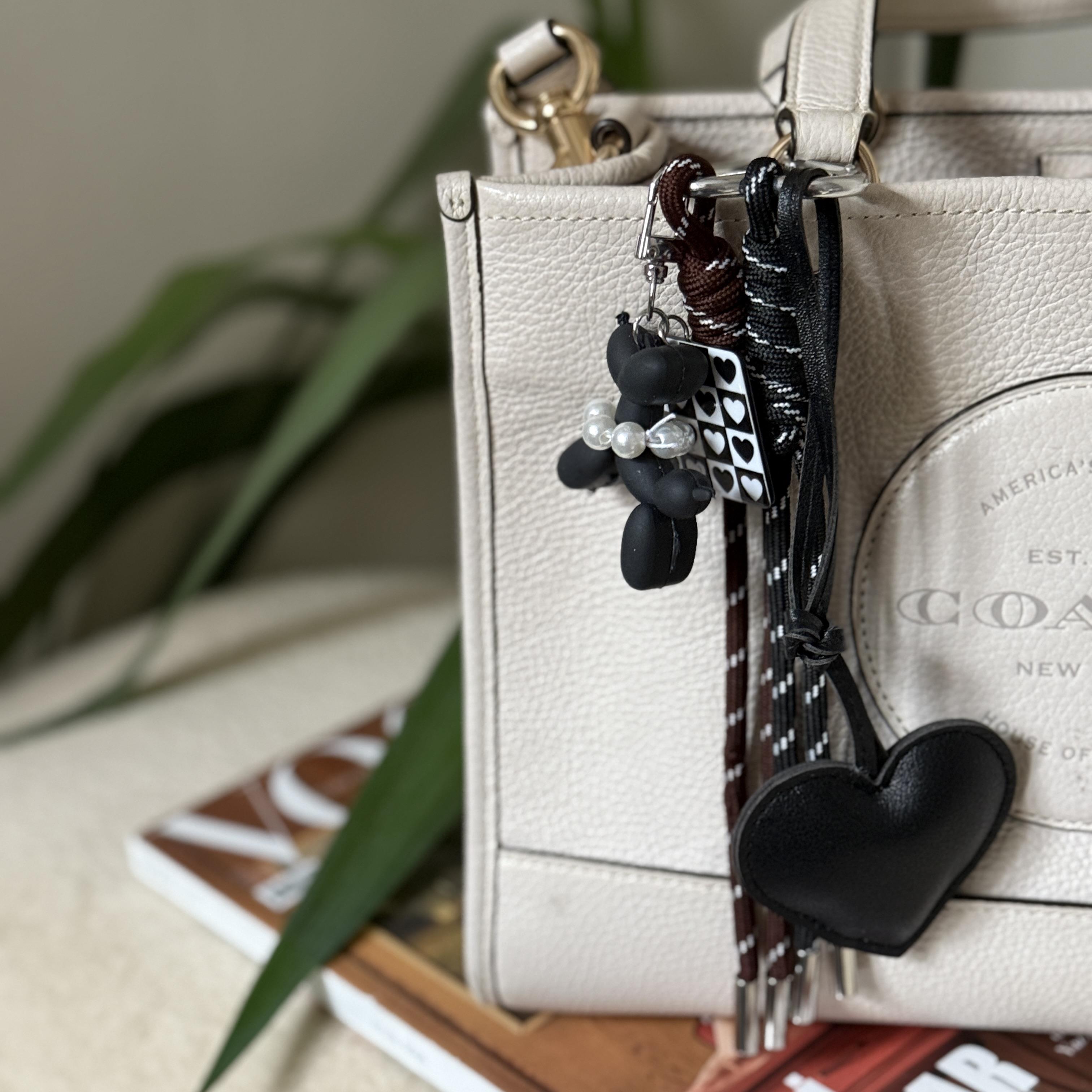 İncili Balloon Dog Charmlı Çanta Aksesuarı&Anahtarlık