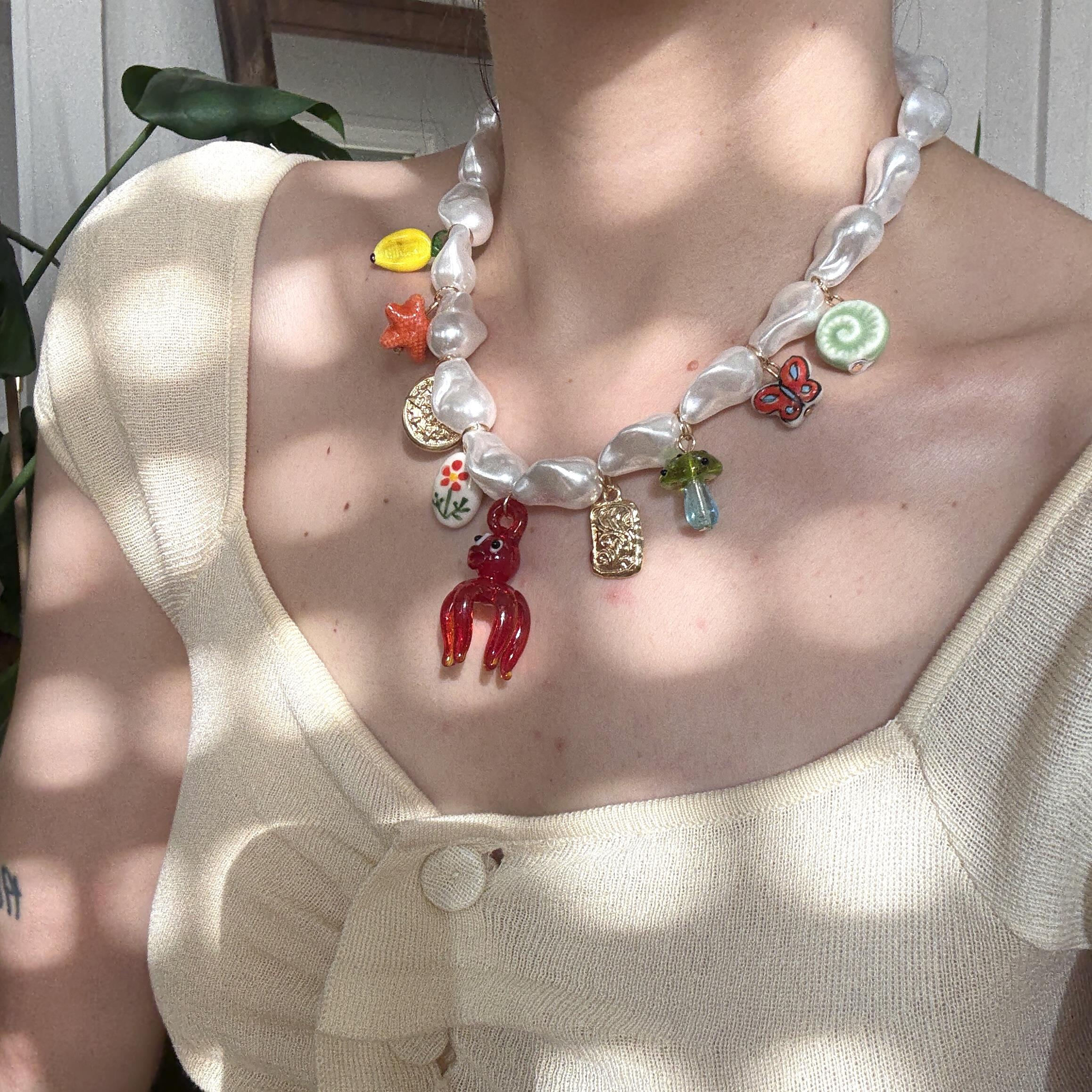 İncili Murano Cam Ahtapot Charmlı Kolye