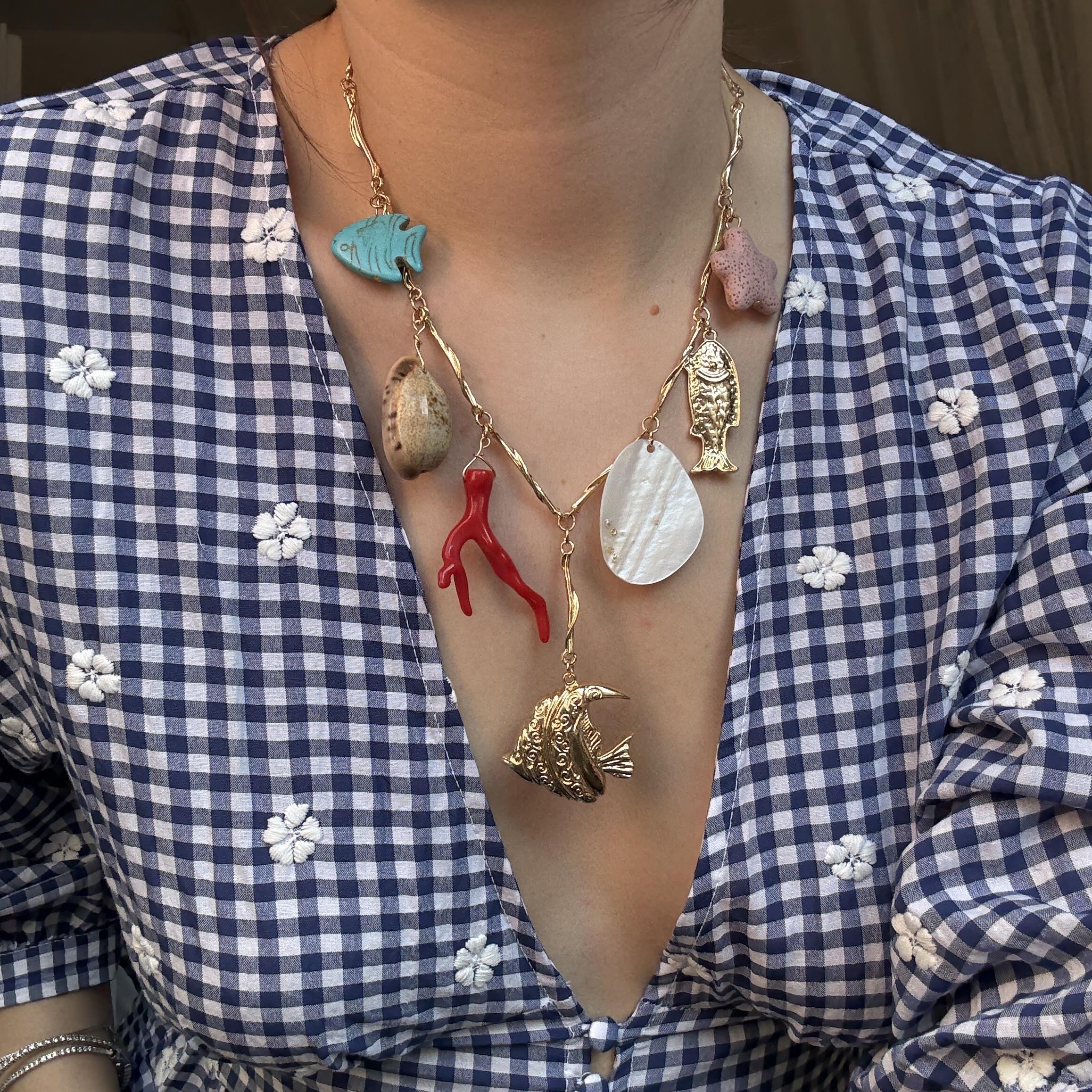 İşlemeli Balık&Mercan Charm Kolye