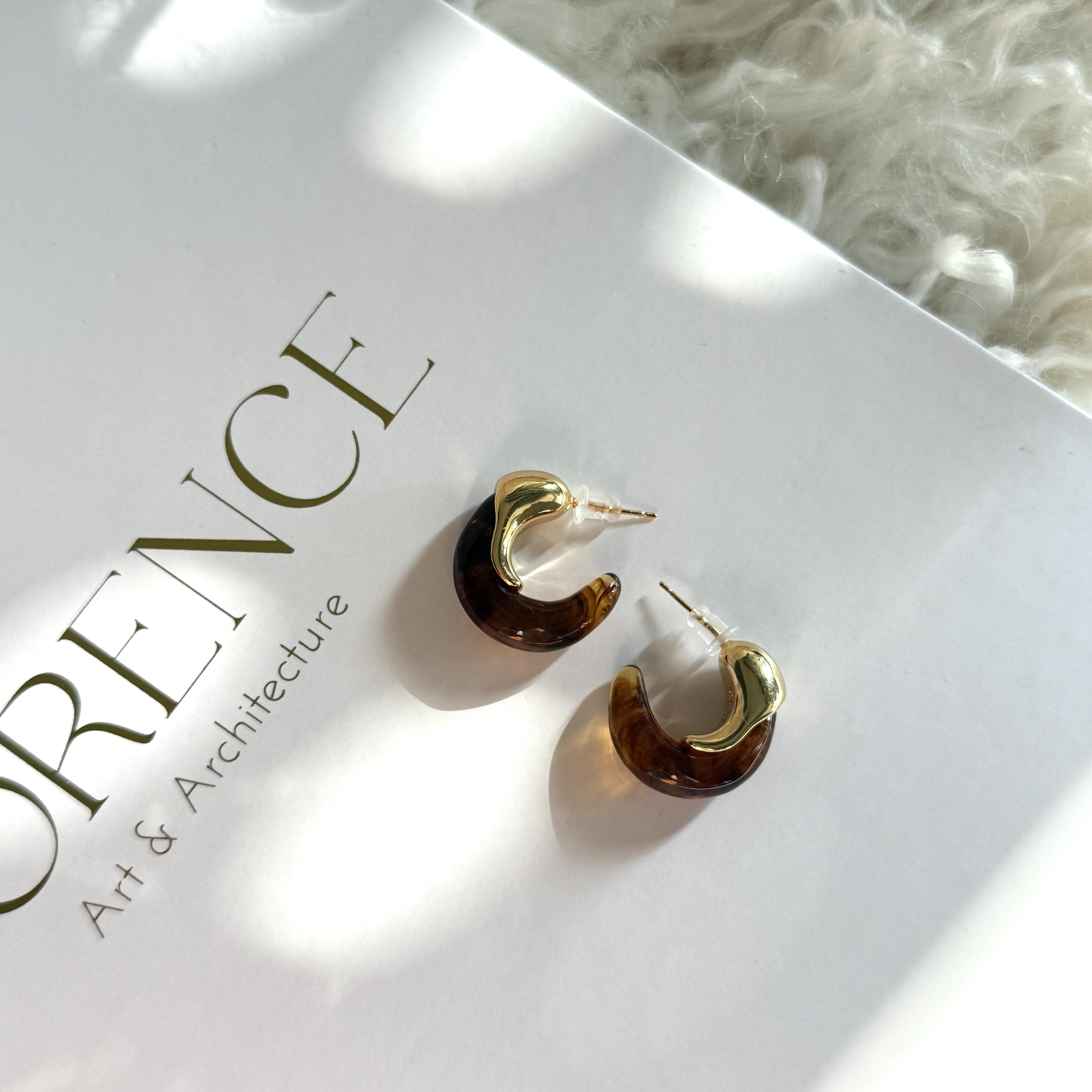 Kahve Akrilik Mini Halka Küpe