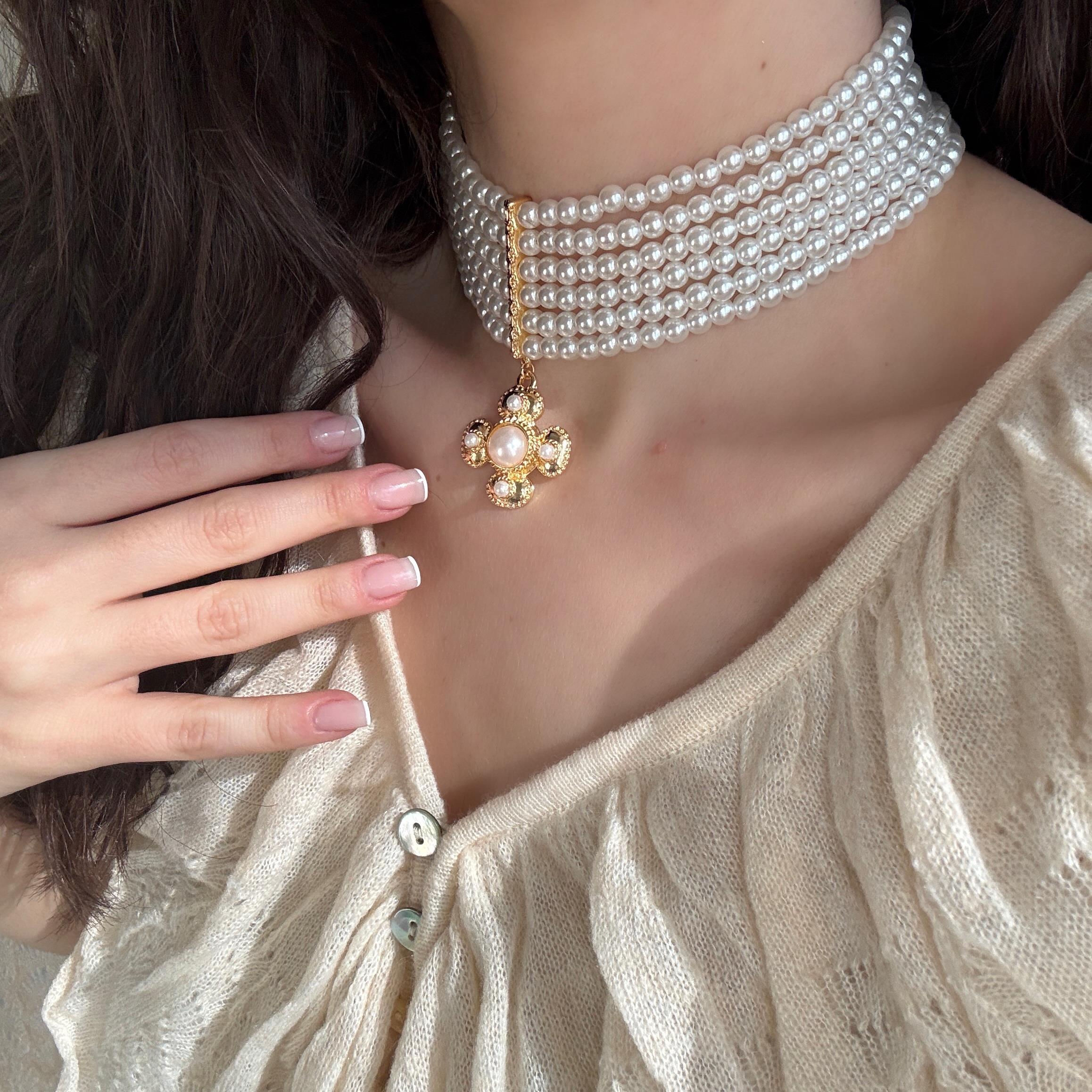 Kalın İncili Yonca Choker Kolye