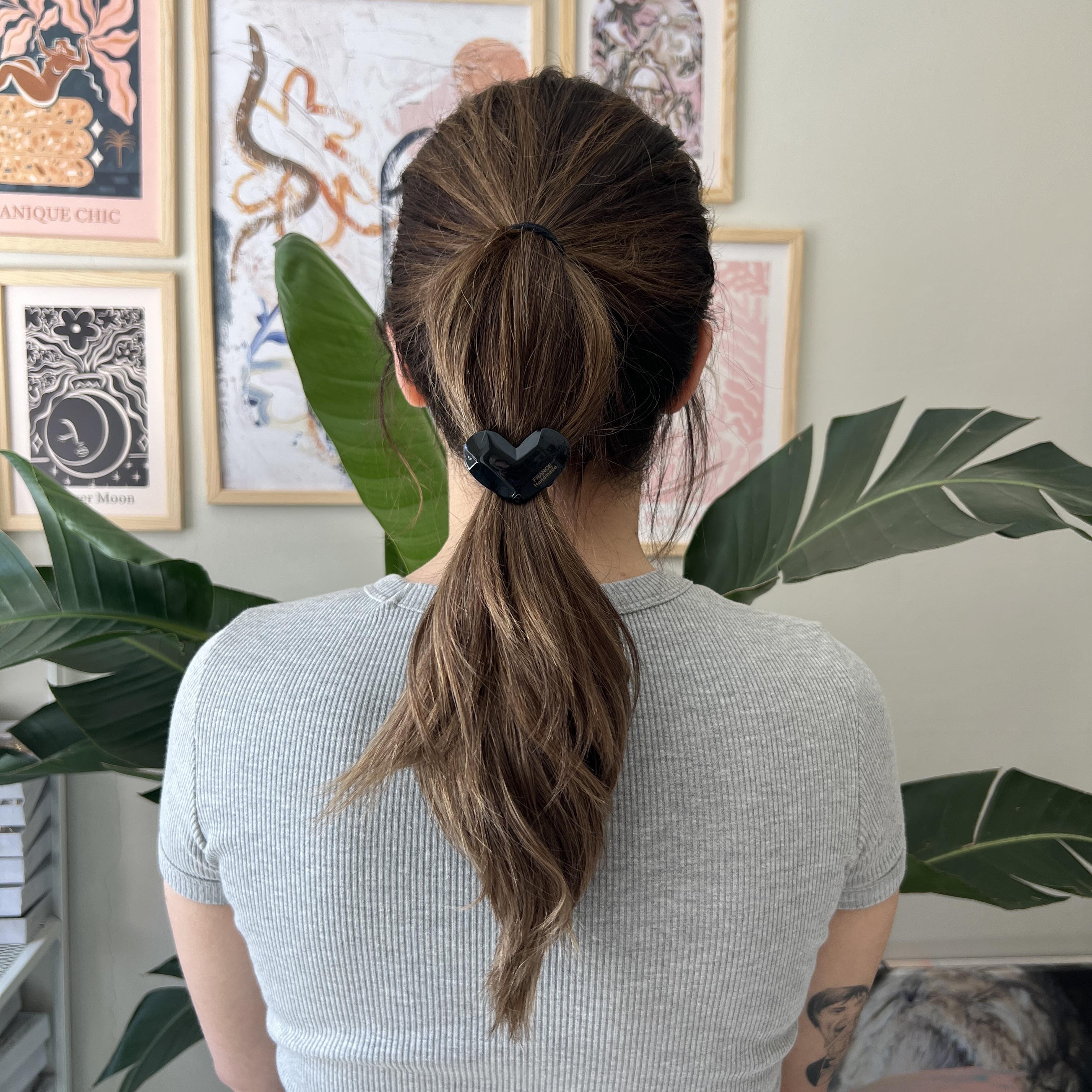 Kemik Siyah Kalp Lastik Toka