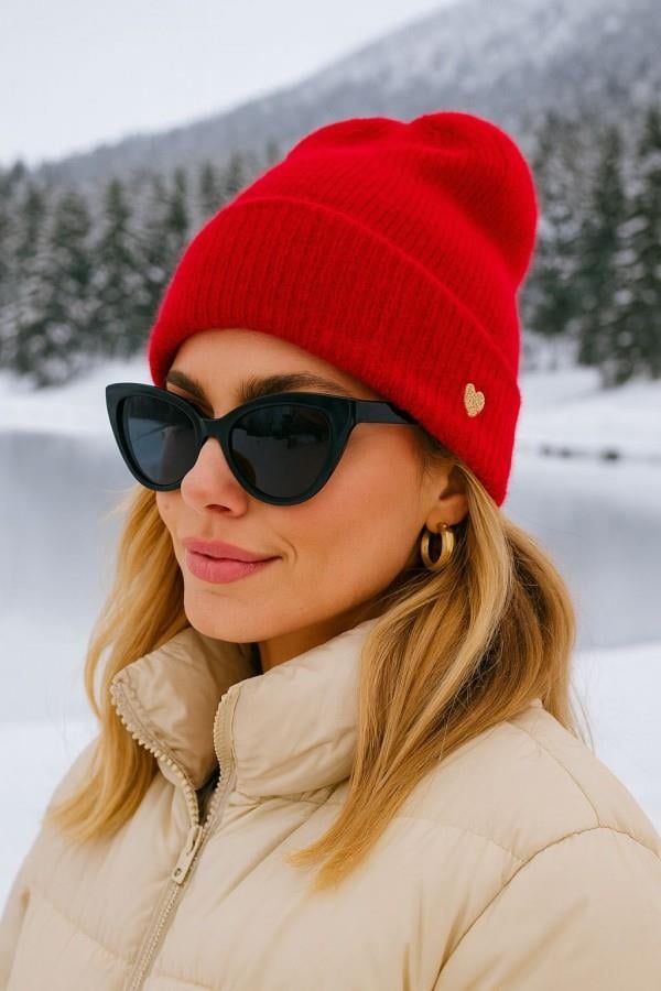 Kırmızı Kalp Nakışlı Bere