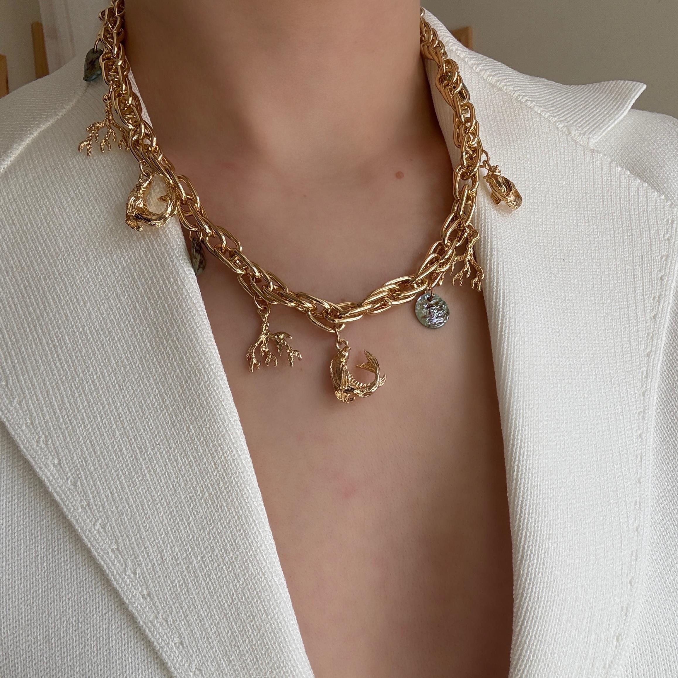 Koi Balıklı Charm Kolye