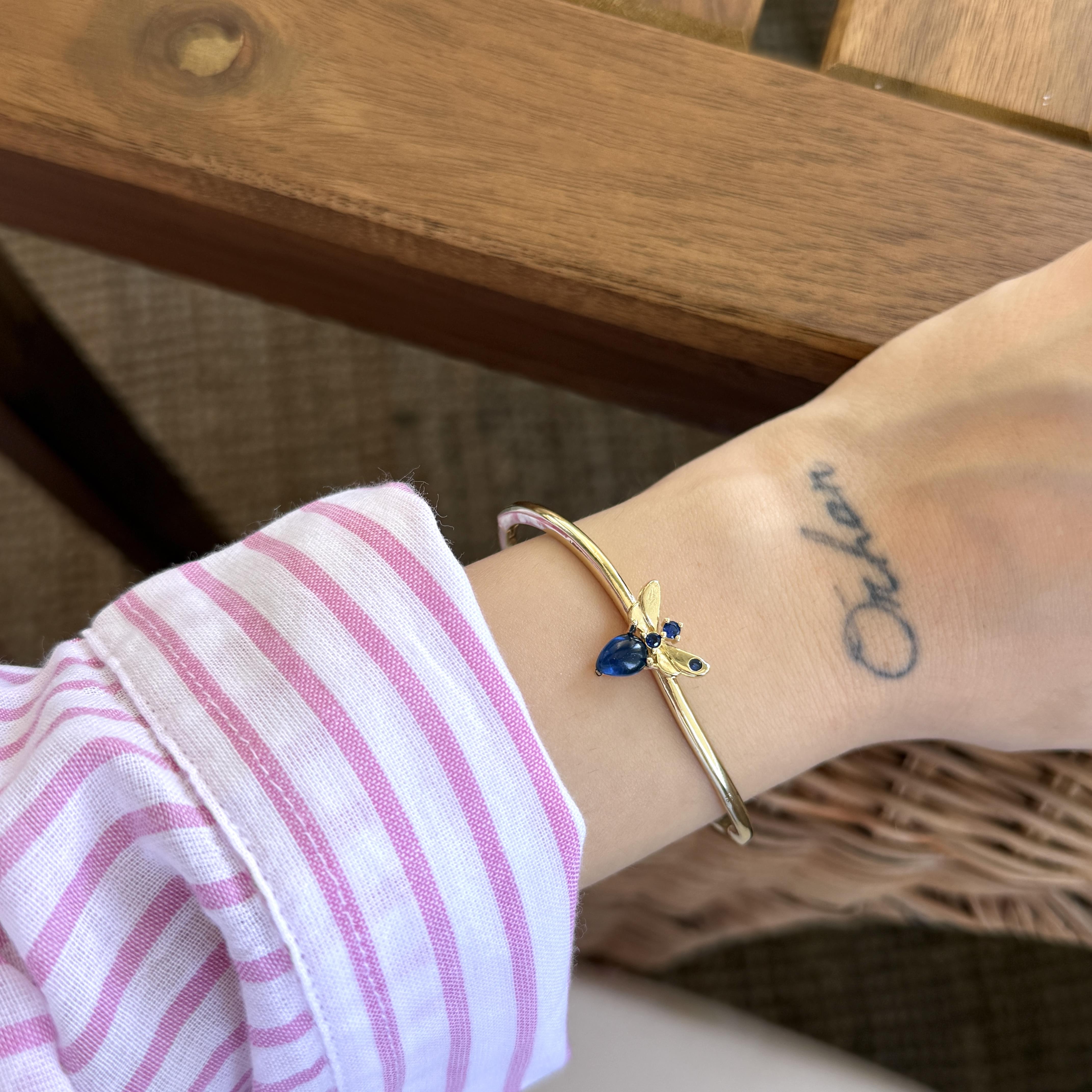 Lacivert Taşlı Arı Kelepçe