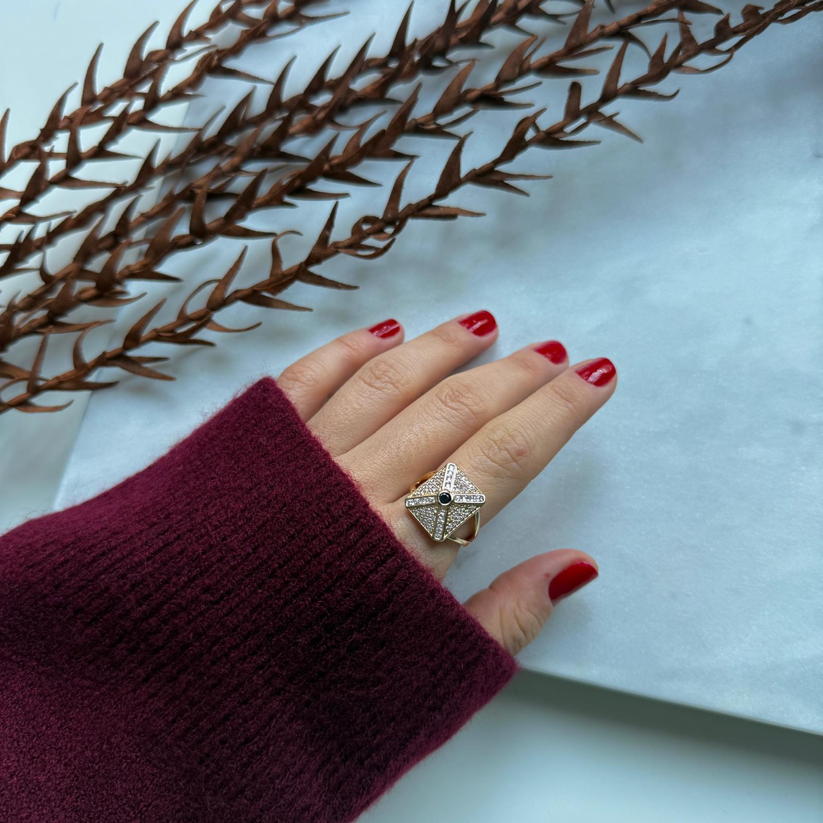 Lacivert Taşlı Dikdörtgen Yüzük