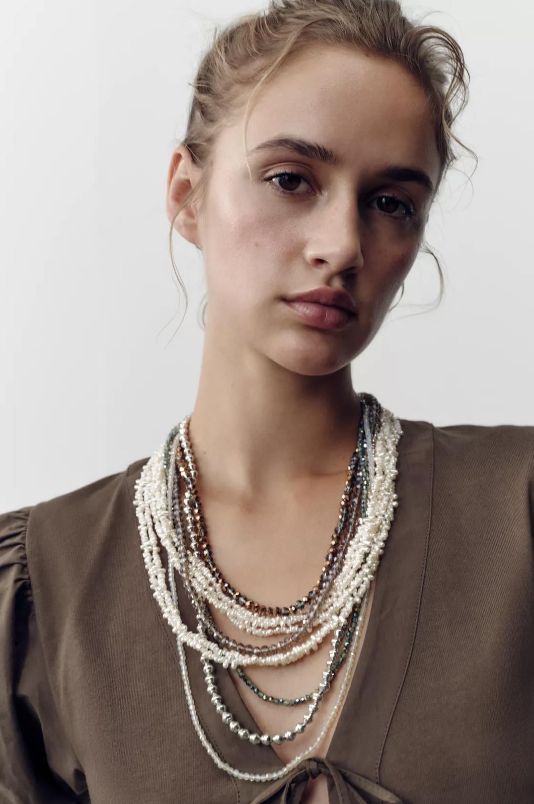 Marka Boncuklu Püsküllü Kolye