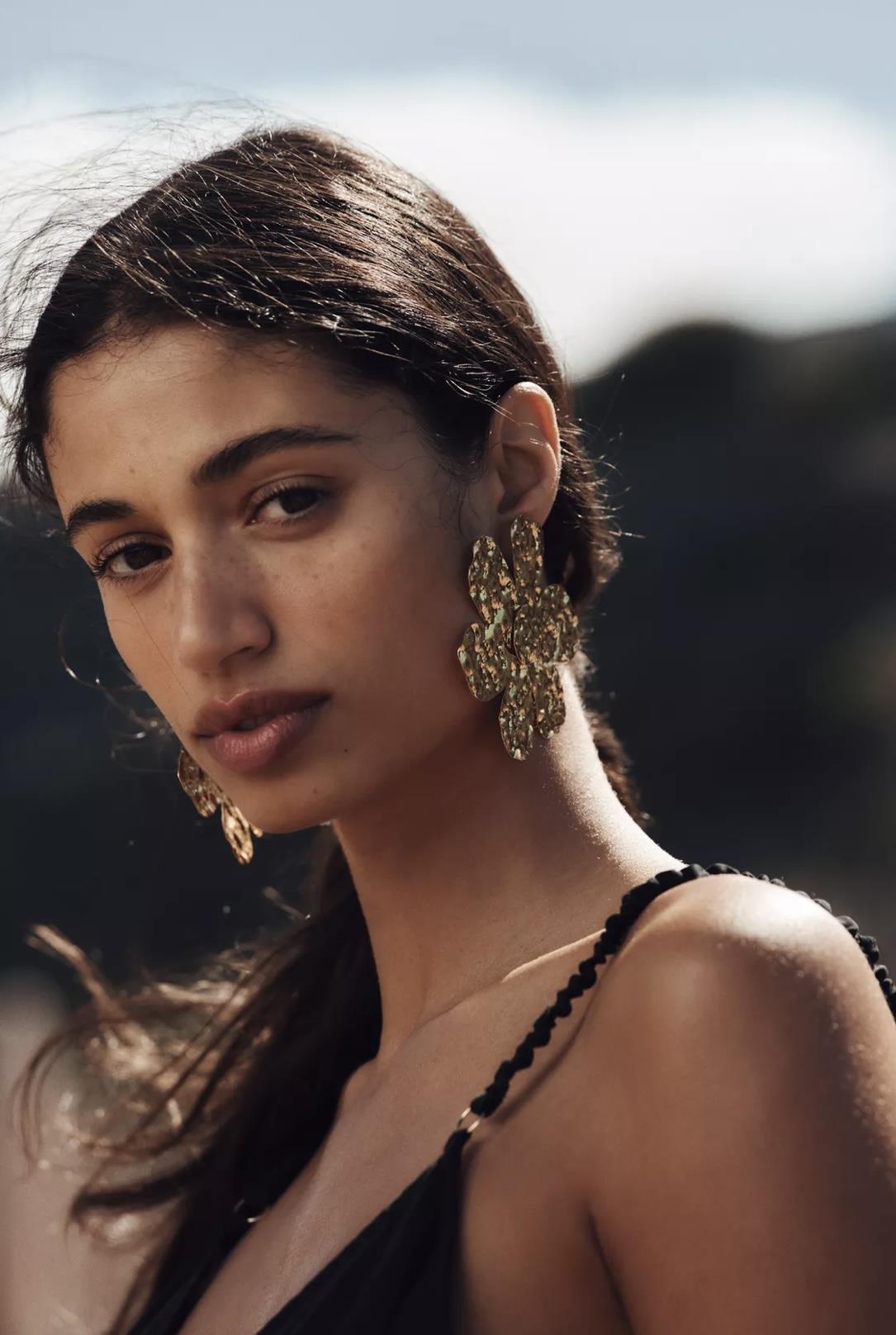 Marka Büyük Ezme Çiçek Küpe