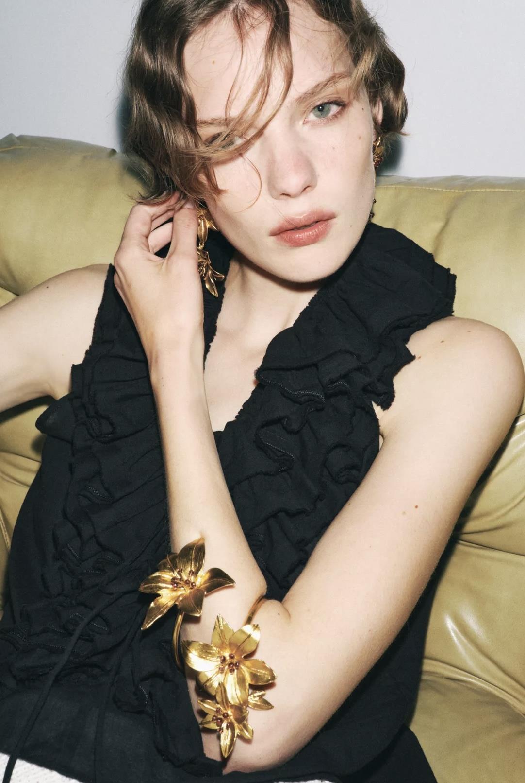 Marka Çiçekli Bileklik